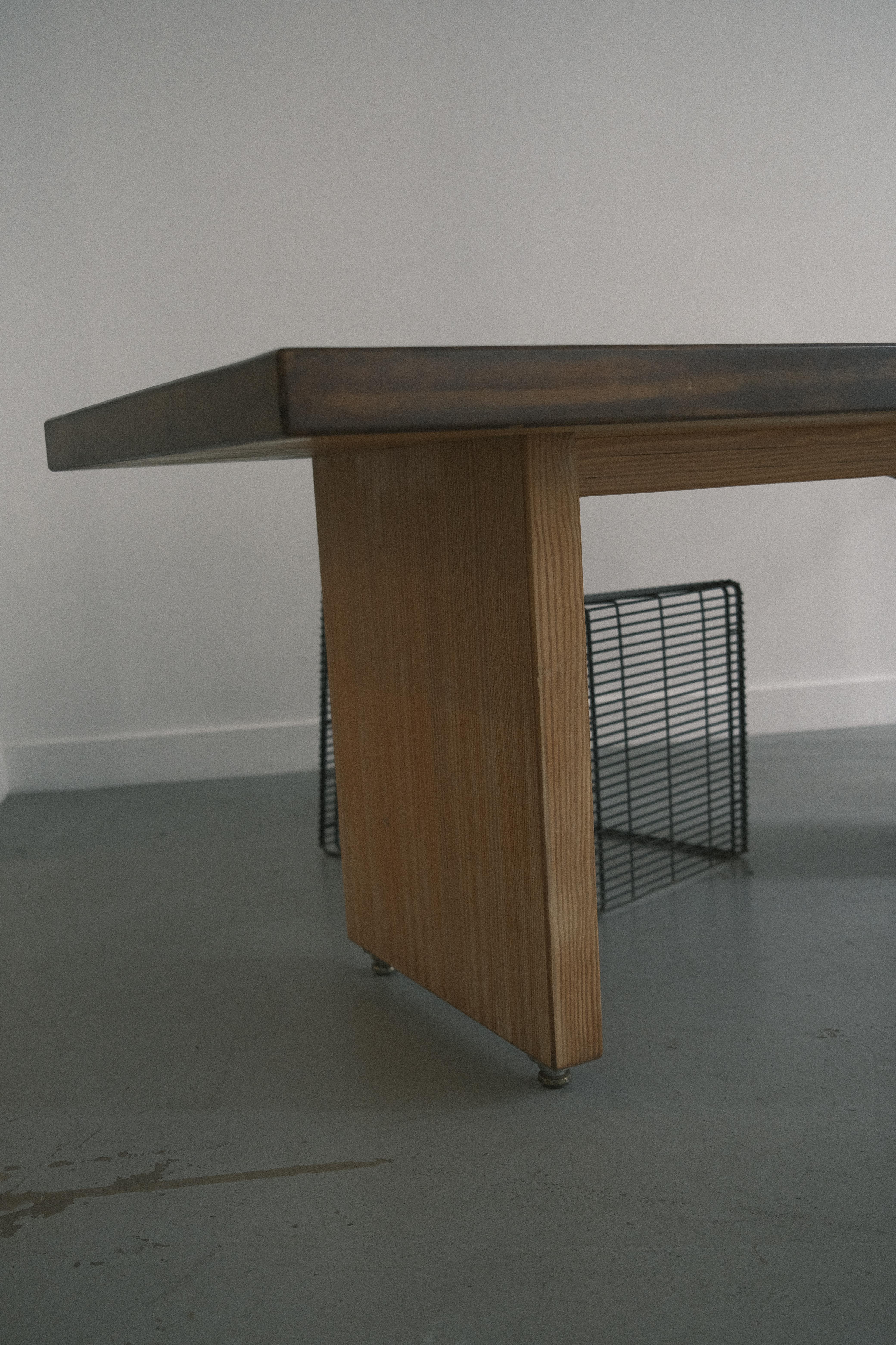 Bureau en bois dans le goût de Charlotte Perriand For Sale 2