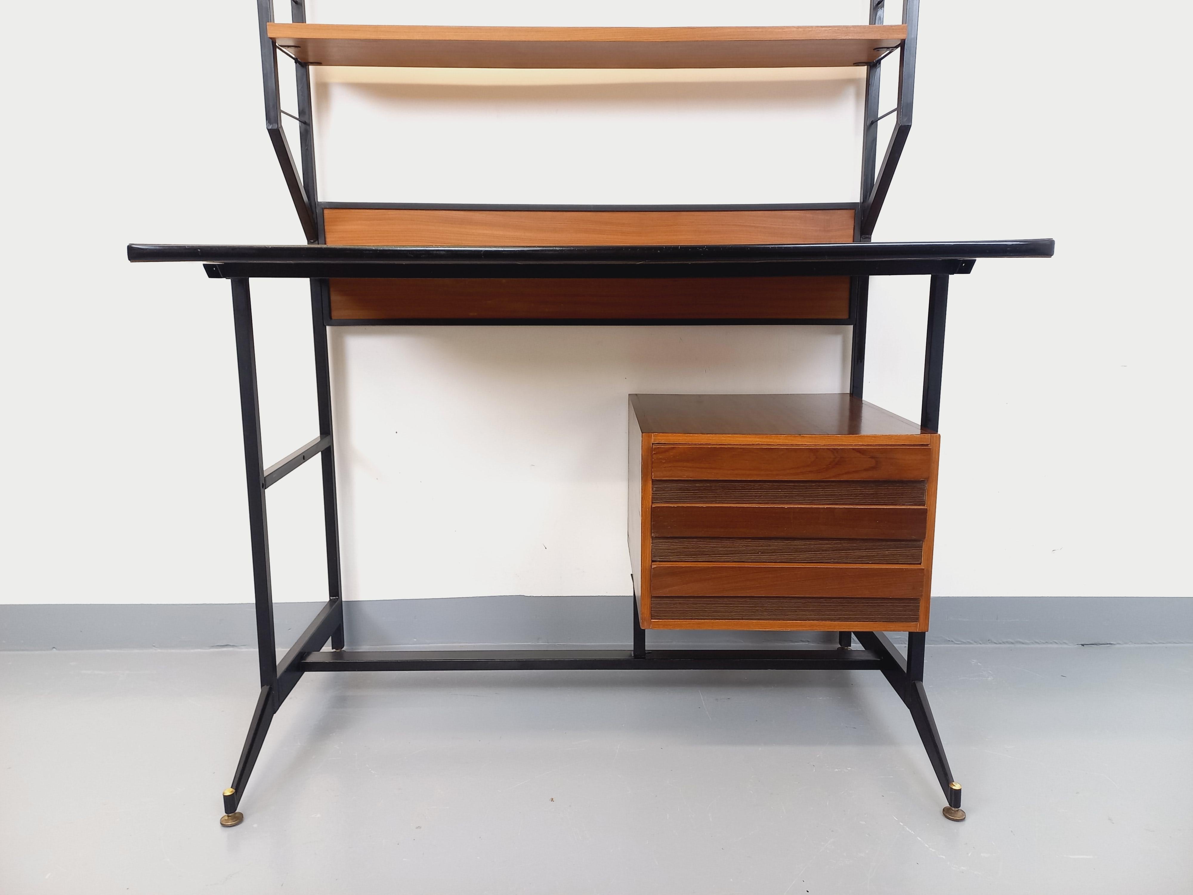 Bureau italien moderniste avec bibliothèque étagère string modulable teck métal en vente 4