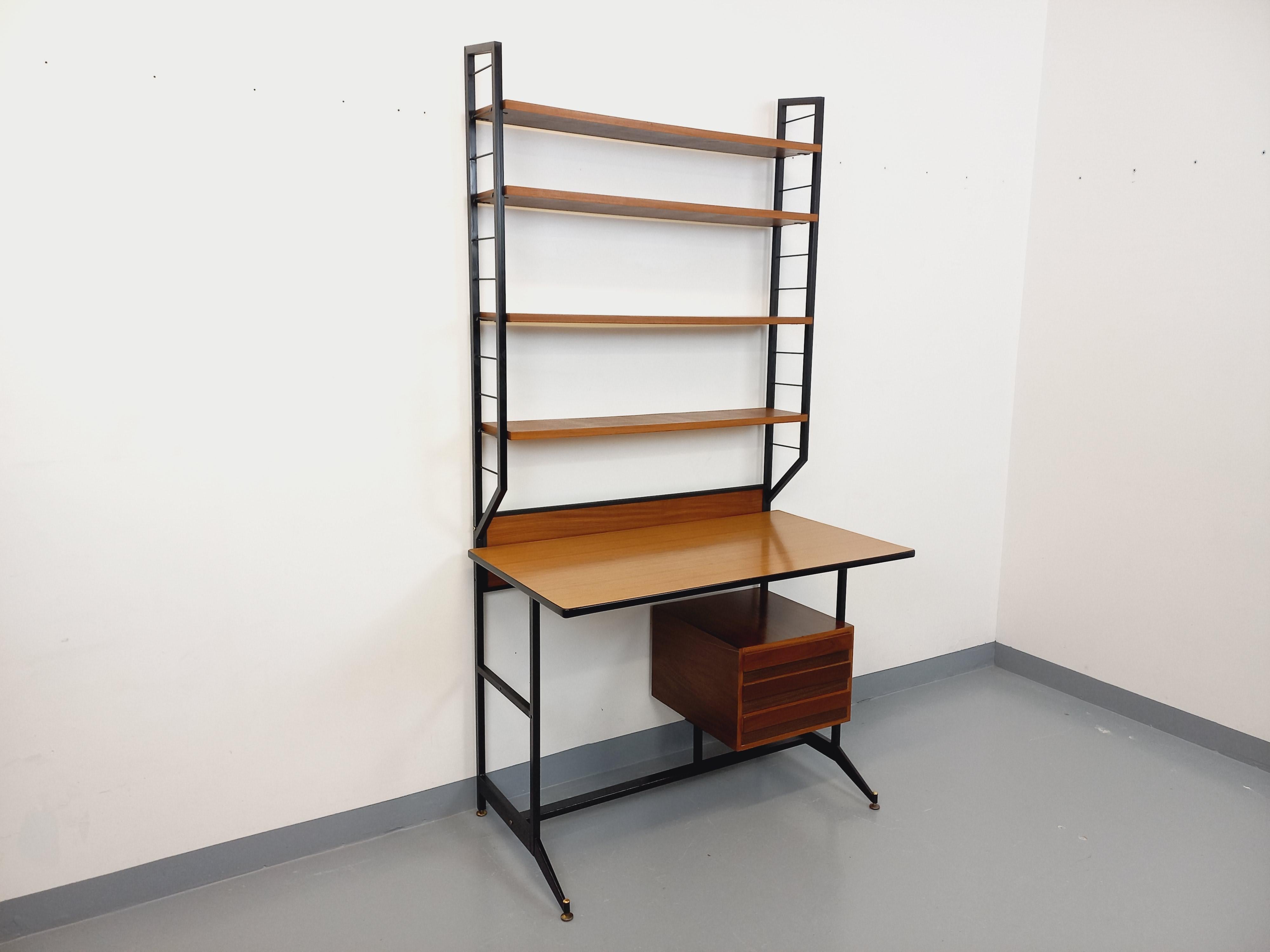 Bureau italien moderniste avec bibliothèque étagère string modulable teck métal en vente 5