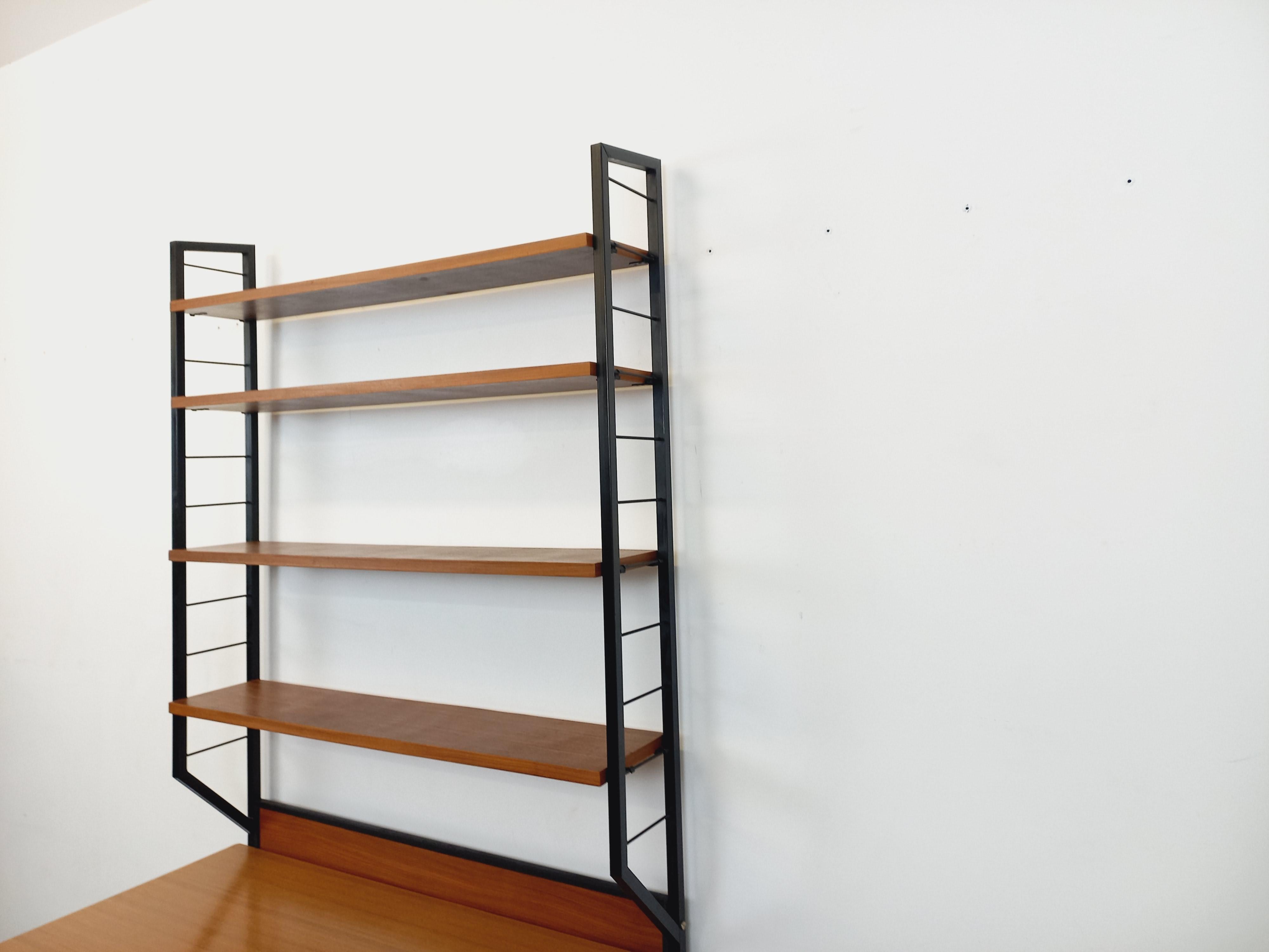 Bureau italien moderniste avec bibliothèque étagère string modulable teck métal en vente 7