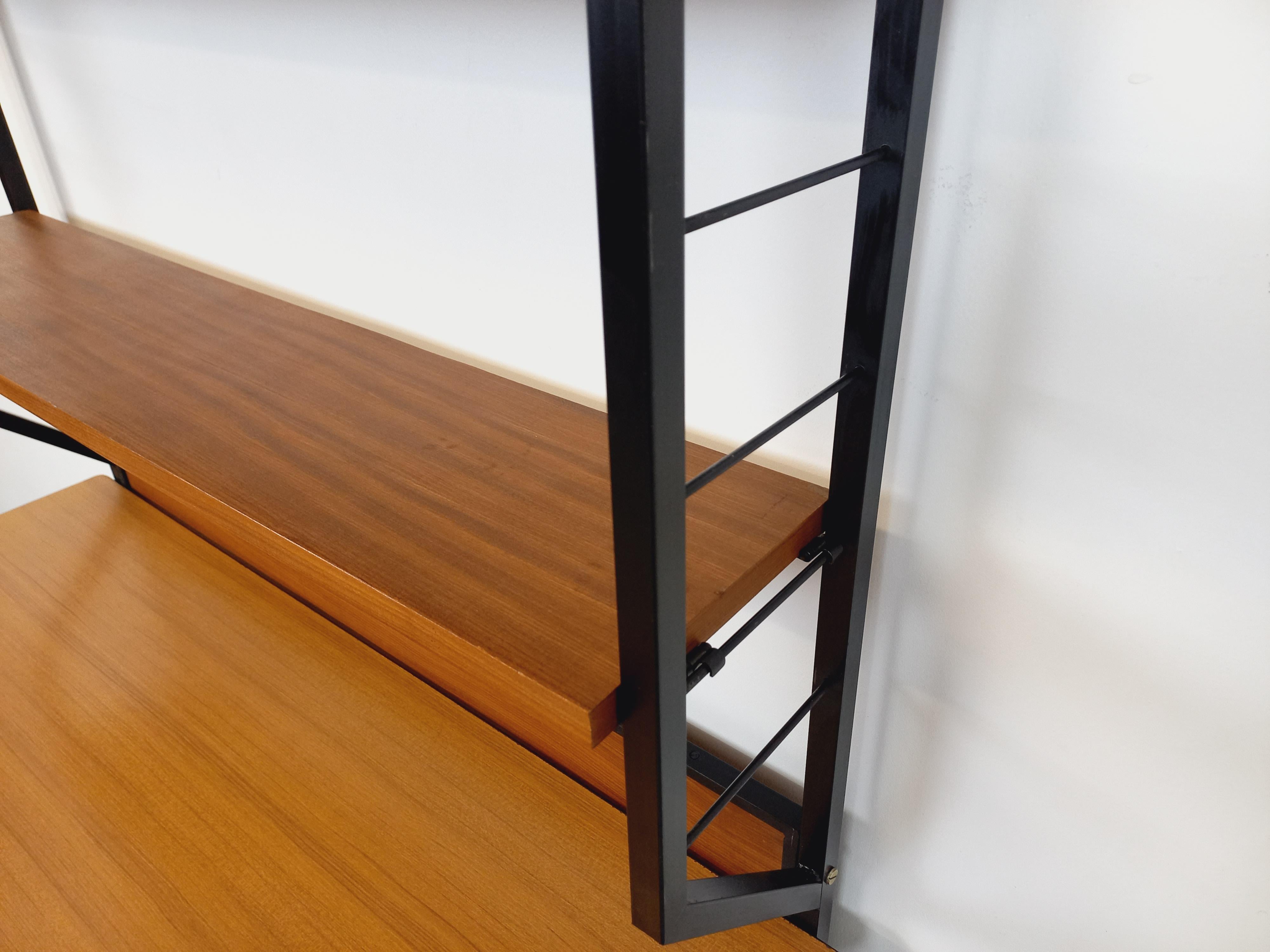 Bureau italien moderniste avec bibliothèque étagère string modulable teck métal en vente 13