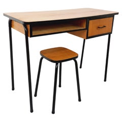 Bureau moderniste vintage en bois, mélaminé et métal noir des années 60