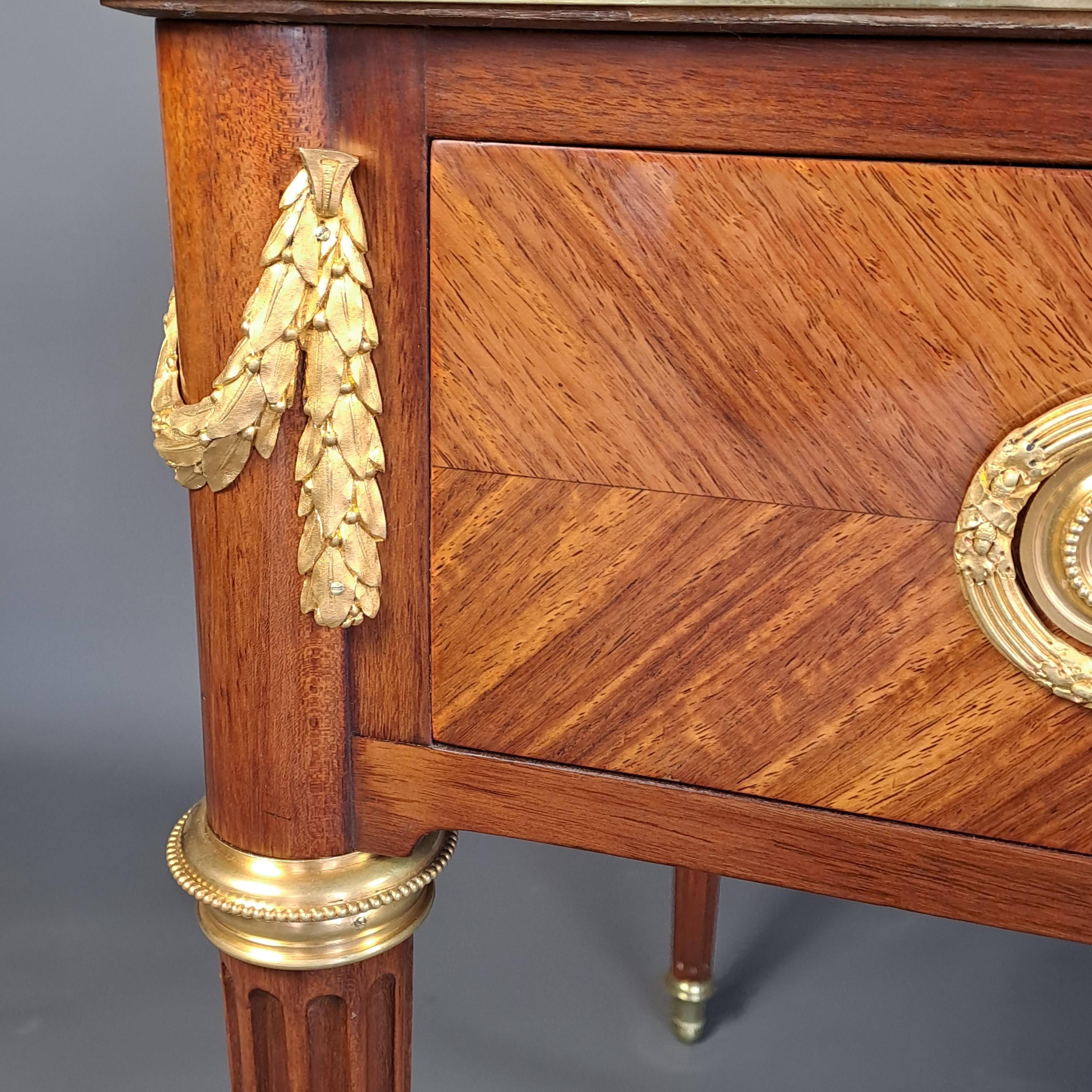 Bureau Plat Louis XVI Style in Marquetry and Gilt Bronze For Sale 5