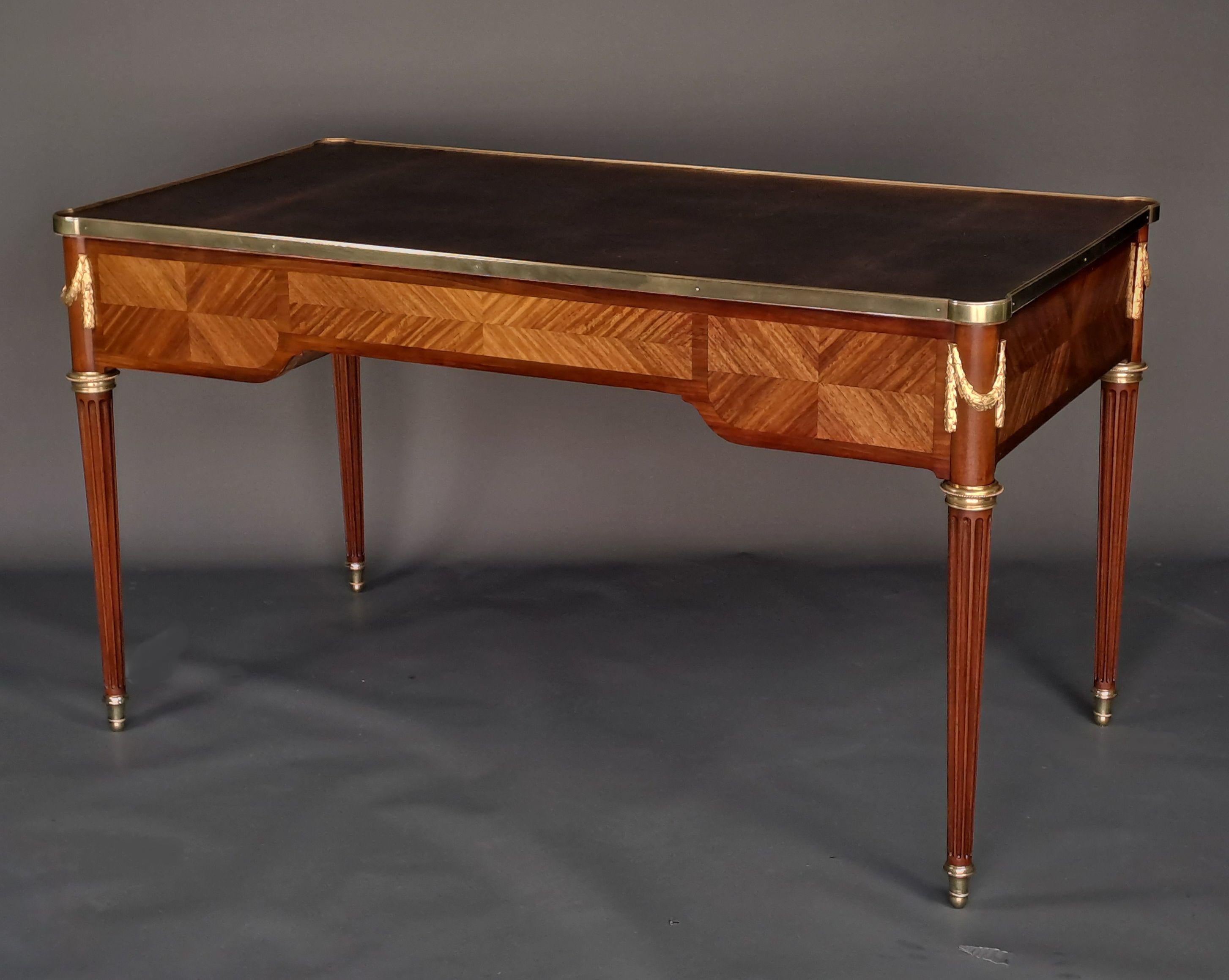 Bureau Plat Louis XVI Style in Marquetry and Gilt Bronze For Sale 8
