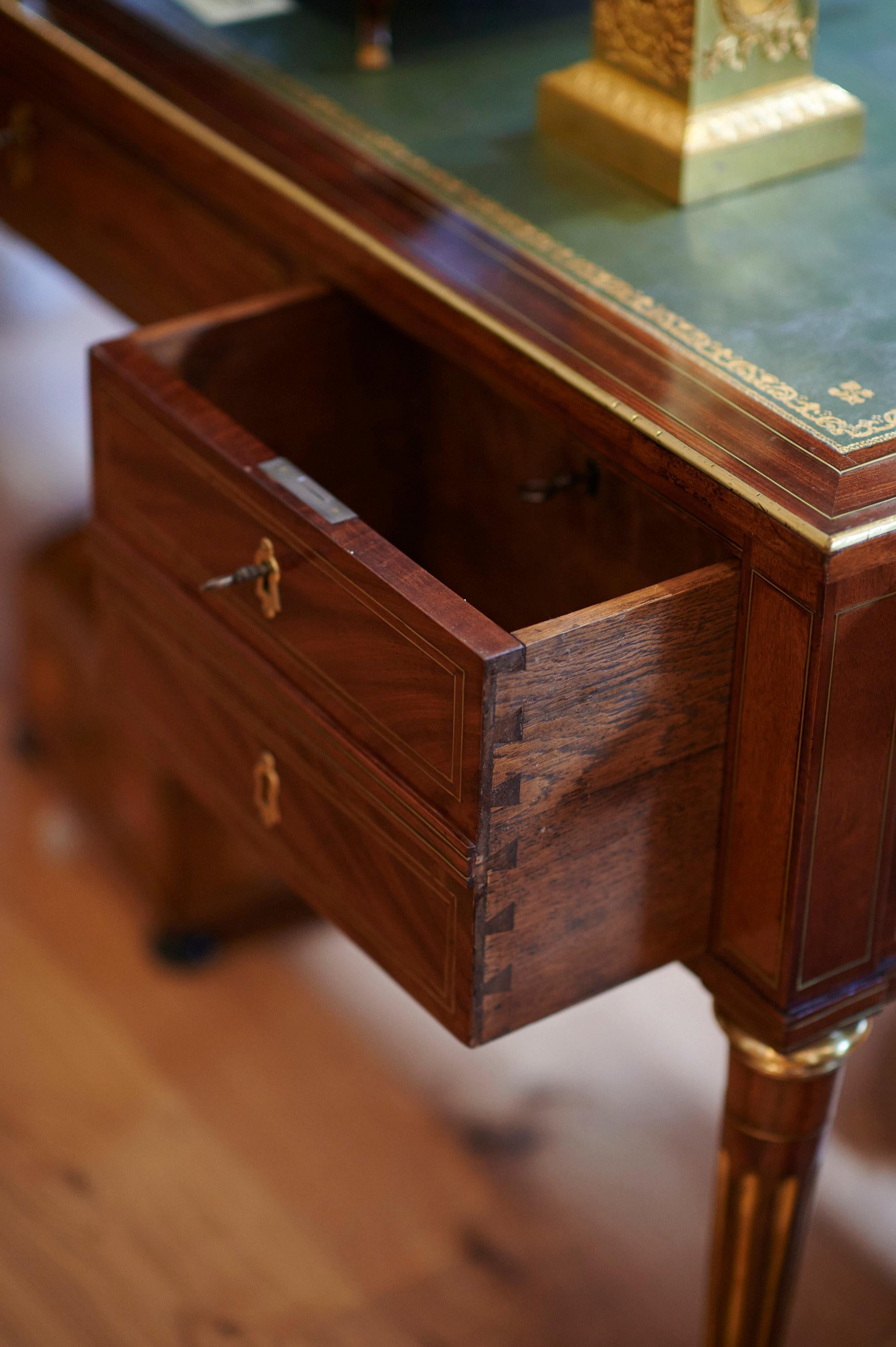 Bureau-Plat, Paris 1785, Lebesque, 18th Century Writing Desk, French, Signed For Sale 2