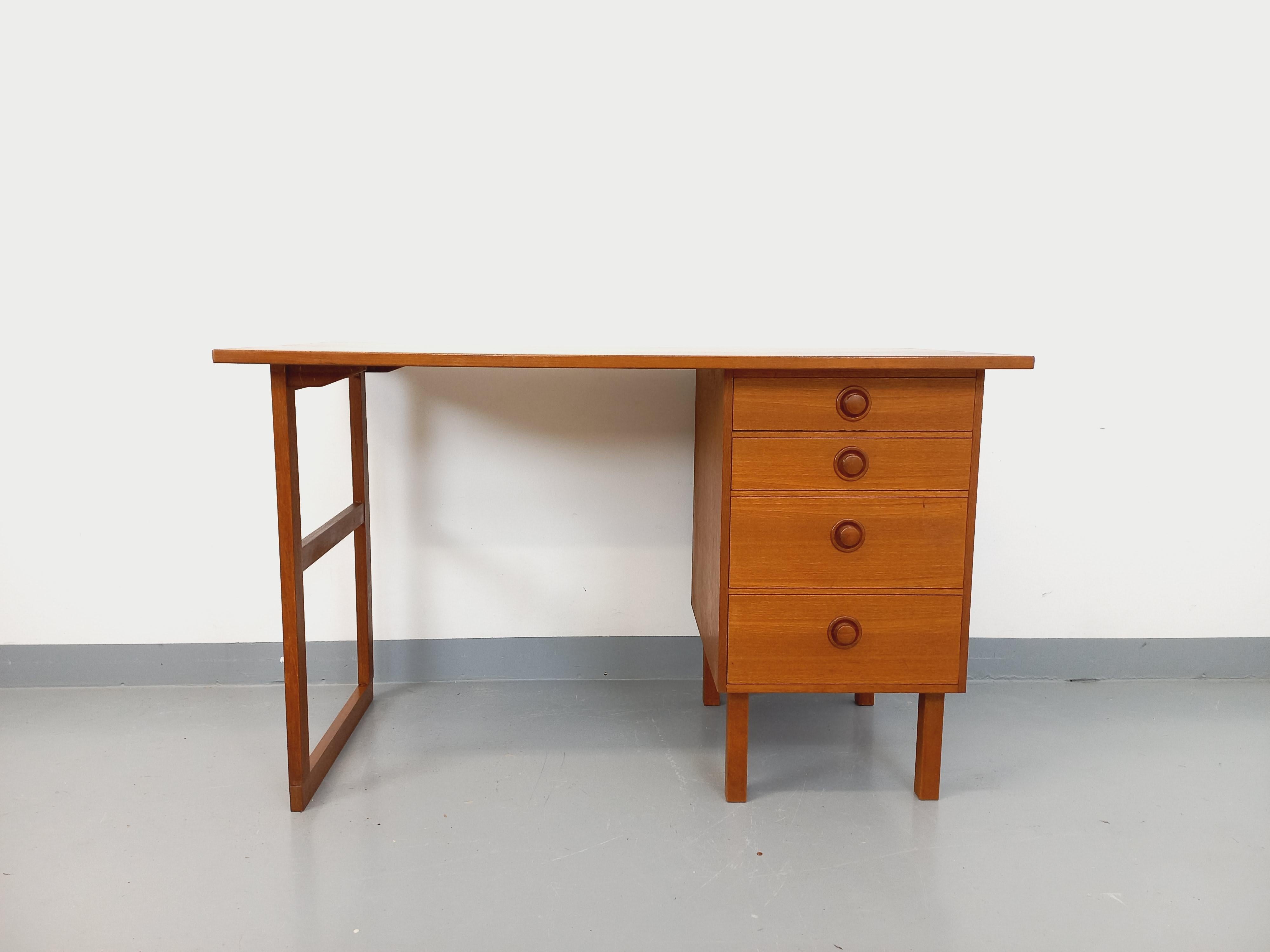 Bureau scandinave vintage en teck des années 60 4