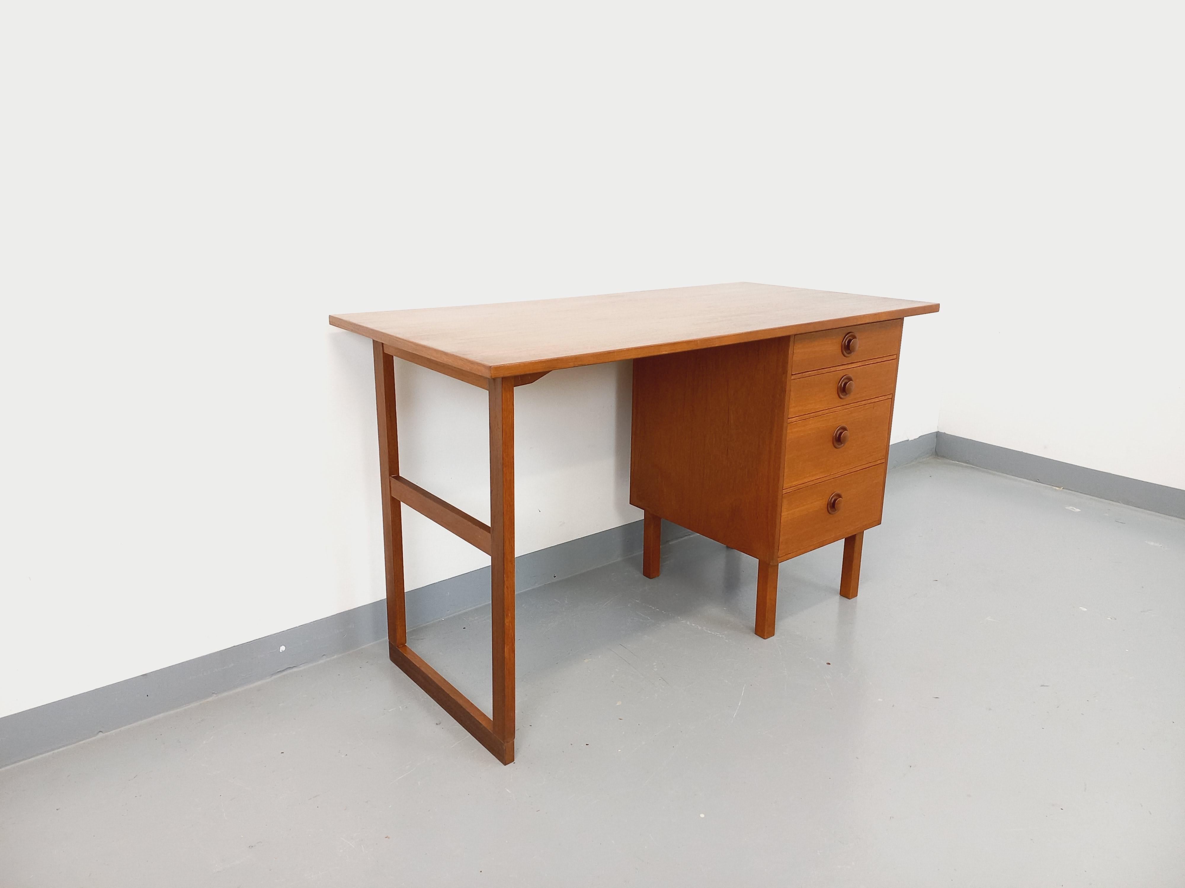 Bureau scandinave vintage en teck des années 60 5