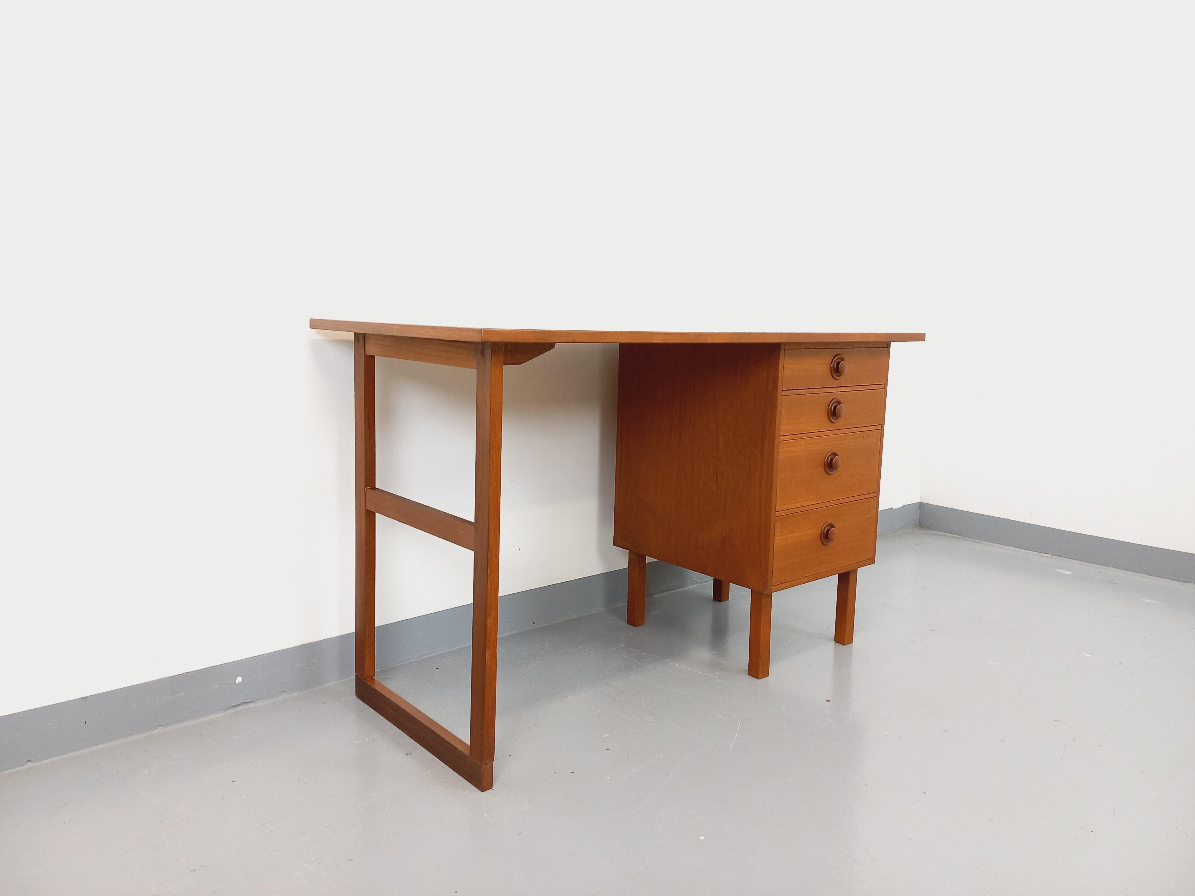 Bureau scandinave vintage en teck des années 60 6