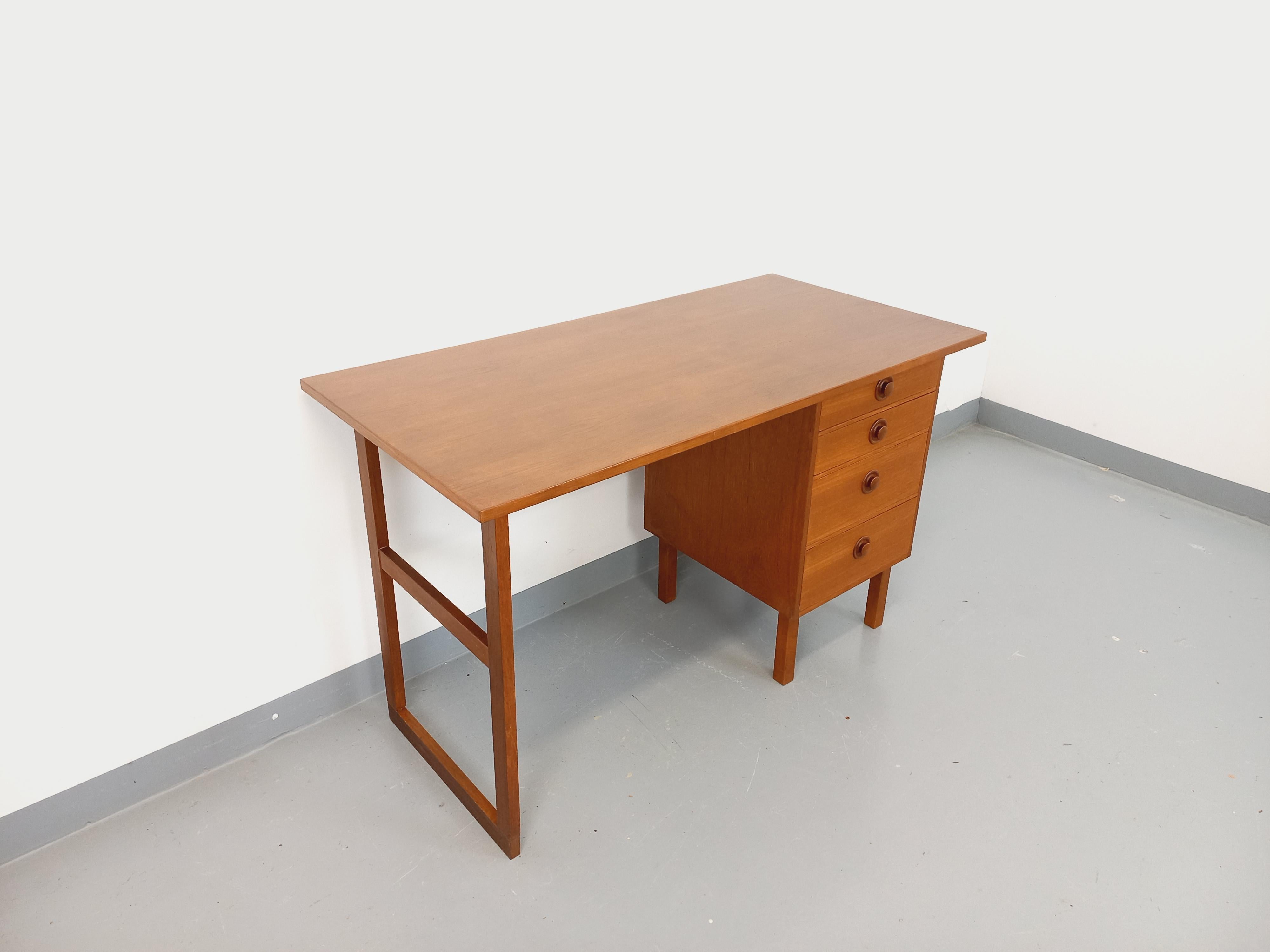 Scandinave moderne Bureau scandinave vintage en teck des années 60