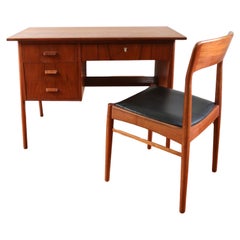 Bureau scandinave Retro teck et sa chaise Henning Kjaernulf 1960