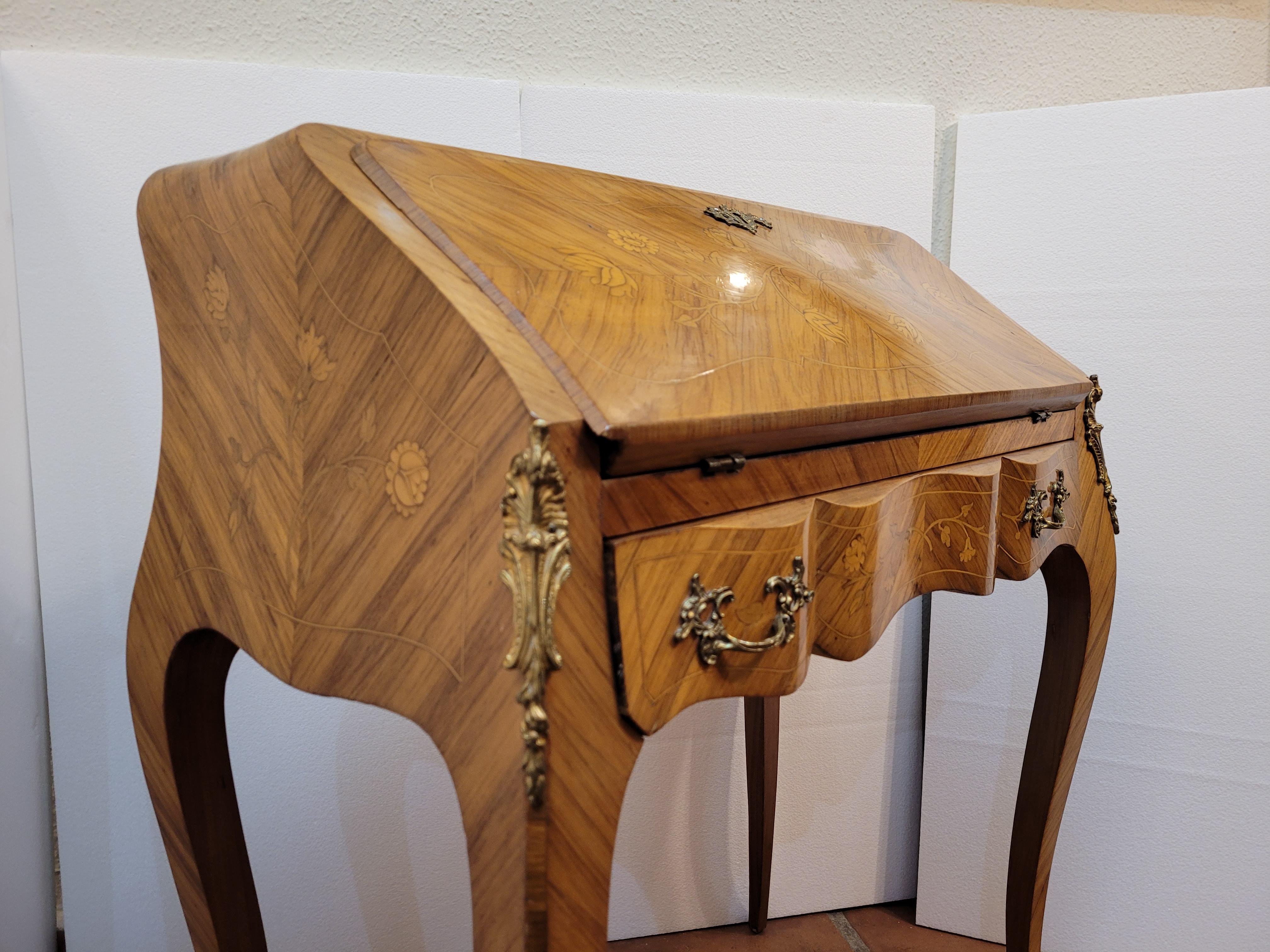 Bureau secretaire à pente / d'âne French, Napoleon III Floral marquetry 5