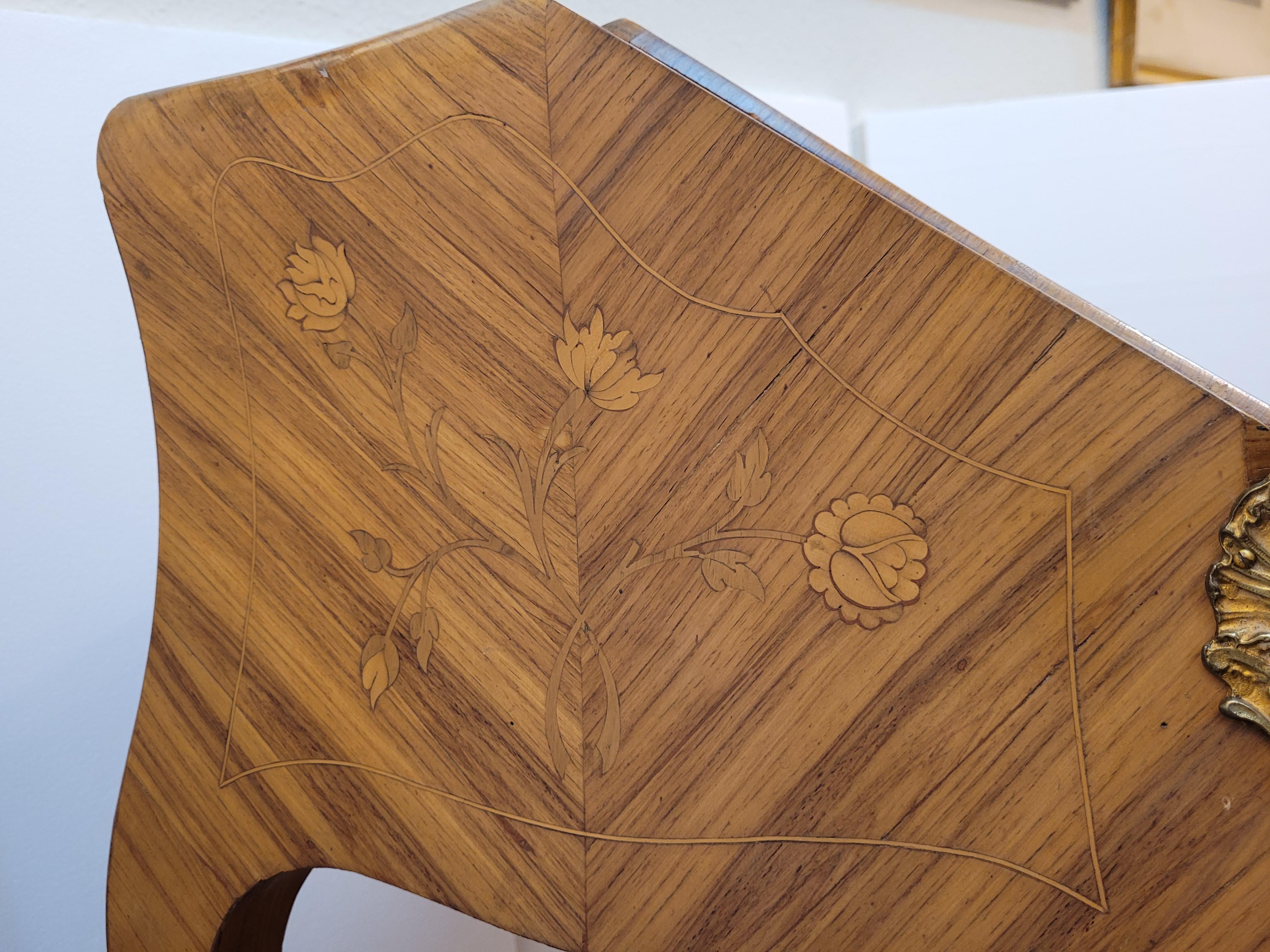 Bureau secretaire à pente / d'âne French, Napoleon III Floral marquetry 8