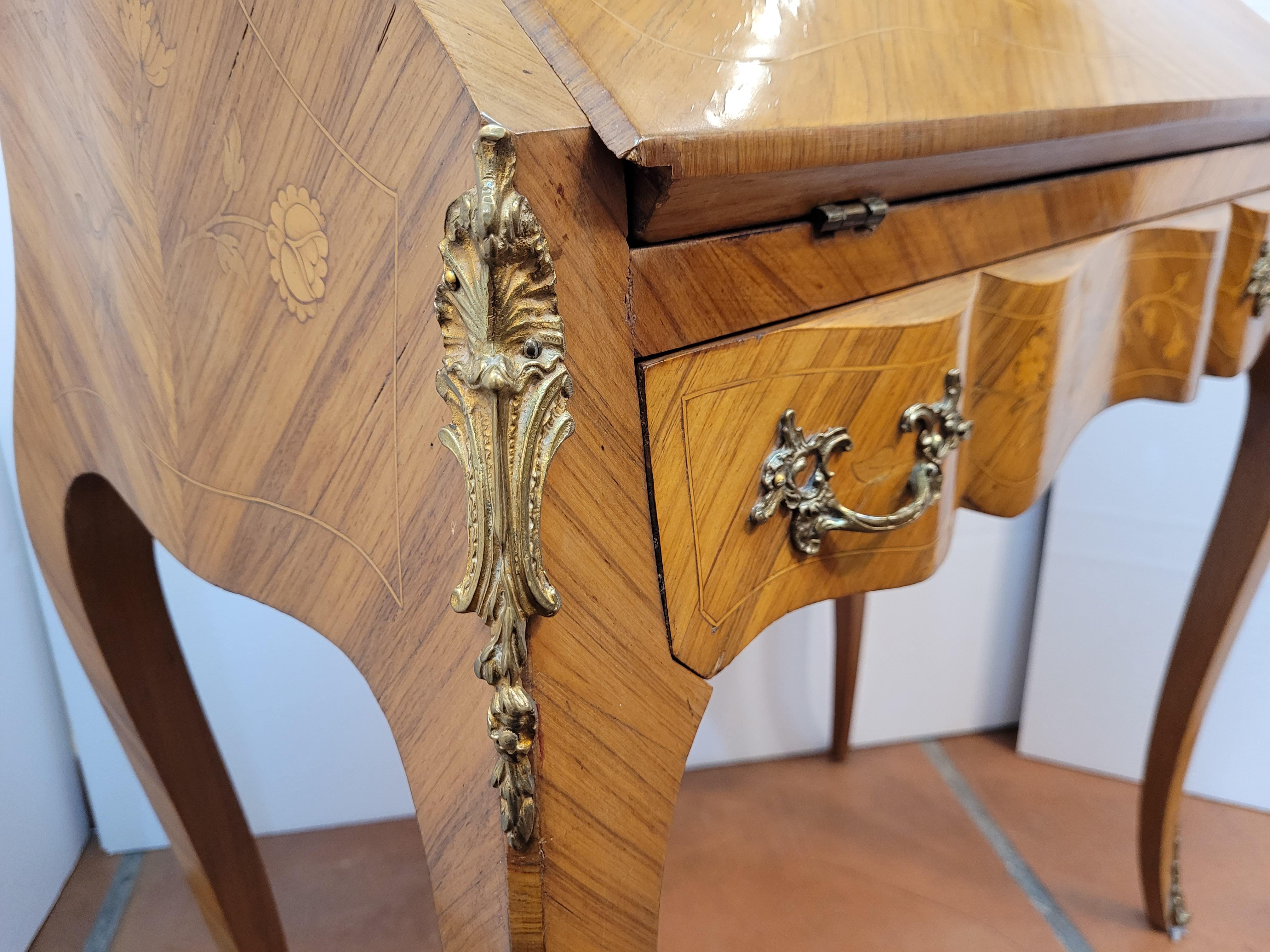 Bureau secretaire à pente / d'âne French, Napoleon III Floral marquetry 9