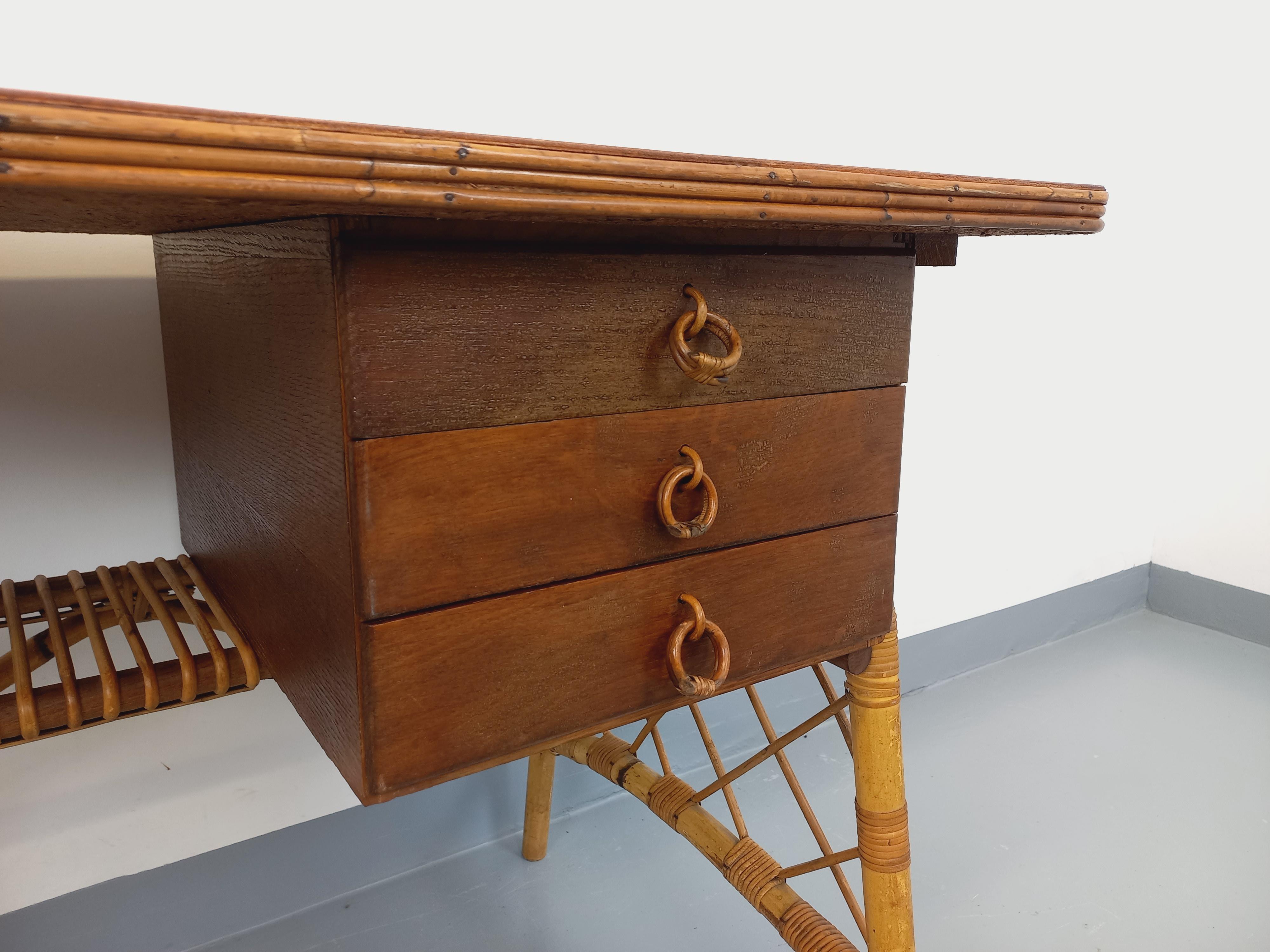 Bureau vintage de Louis Sognot en rotin et bois des années 60 im Angebot 7
