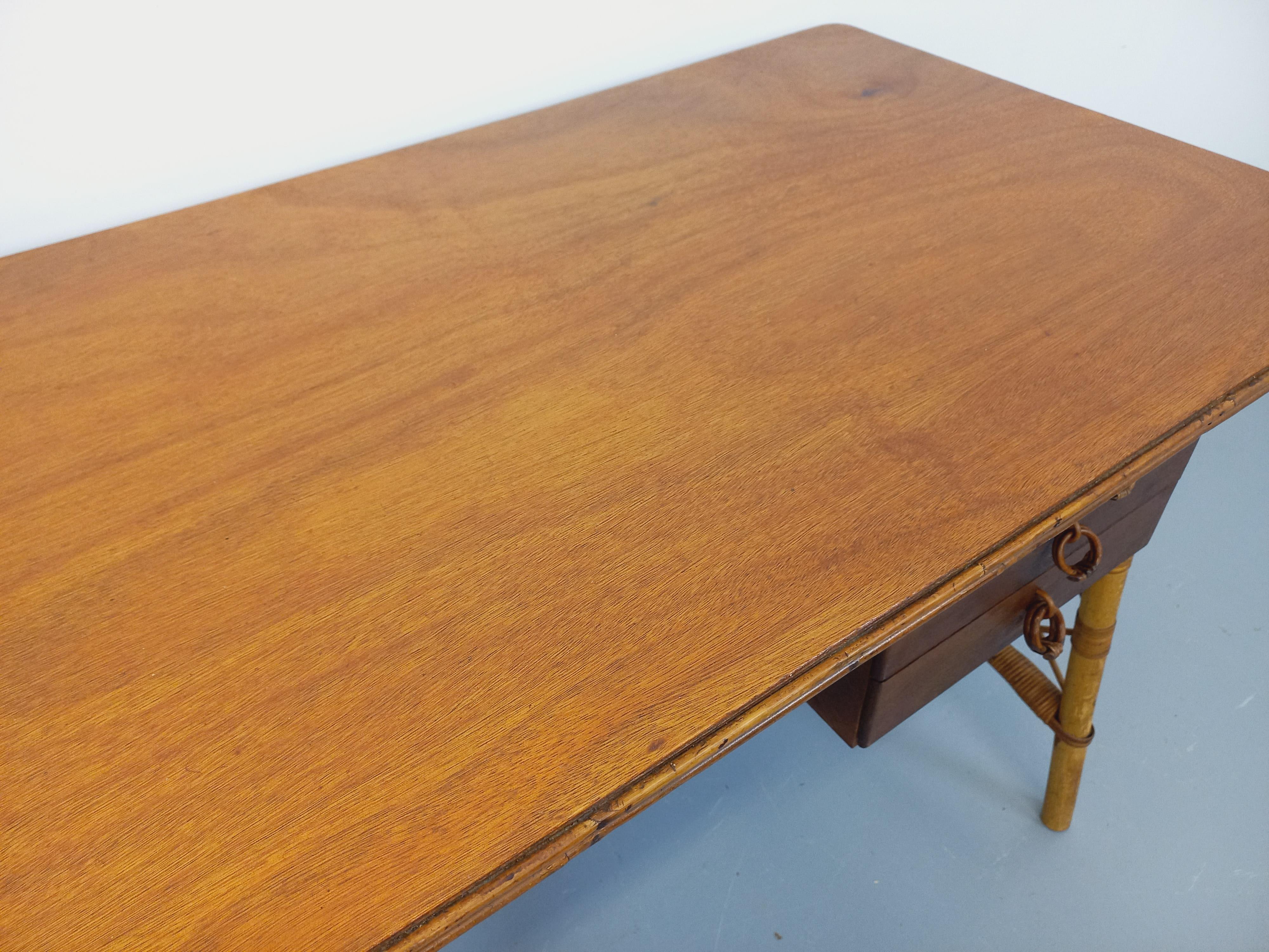 Bureau vintage de Louis Sognot en rotin et bois des années 60 im Angebot 8