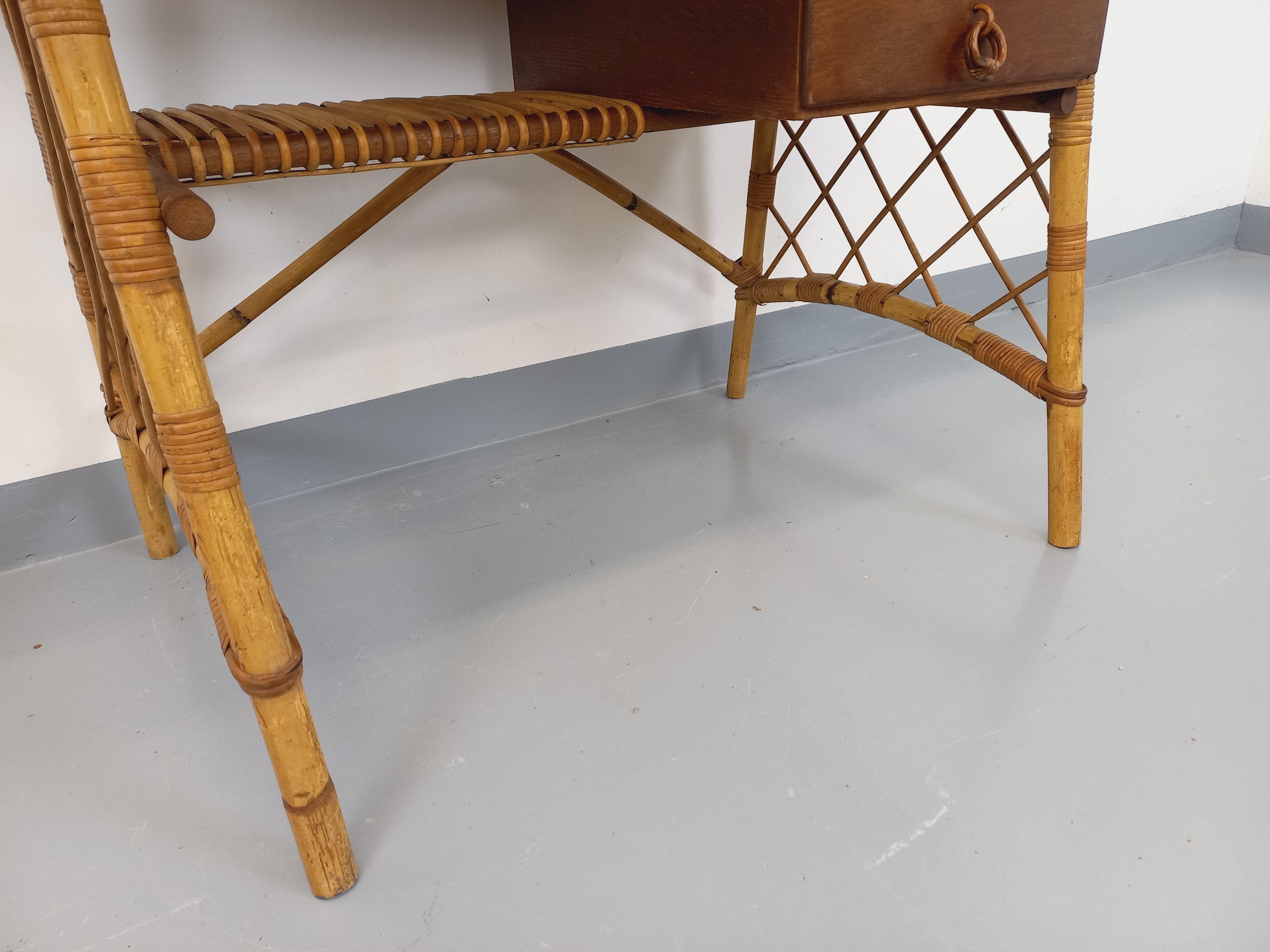 Bureau vintage de Louis Sognot en rotin et bois des années 60 im Angebot 2
