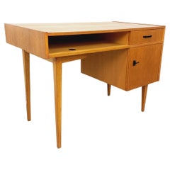 Bureau vintage en bois de chêne des années 60