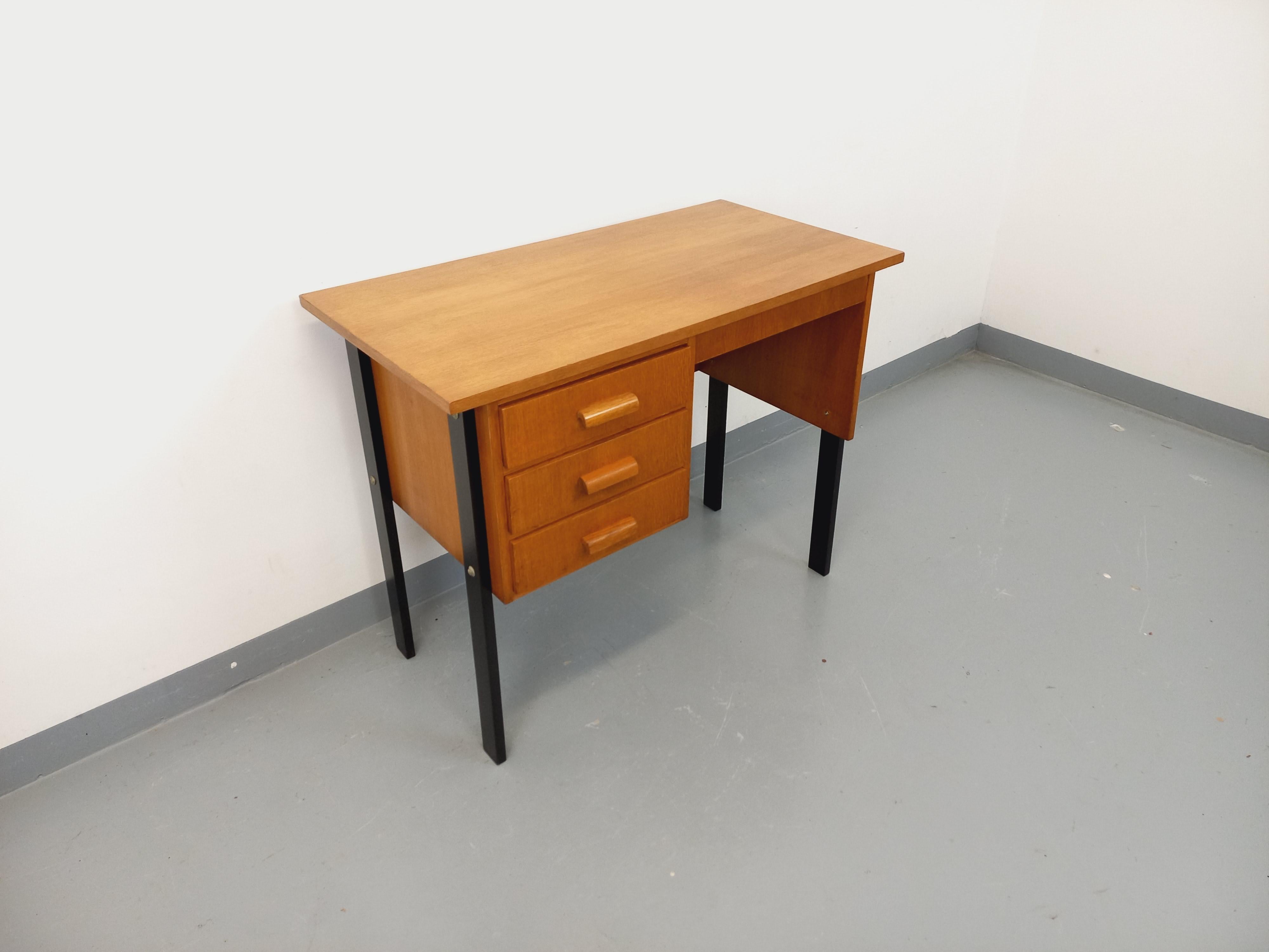 Mid-Century moderno Ufficio vintage in legno e legno noir degli anni '60 in vendita
