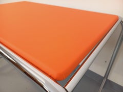 Bureau vintage en skai orange et chrome des années 70