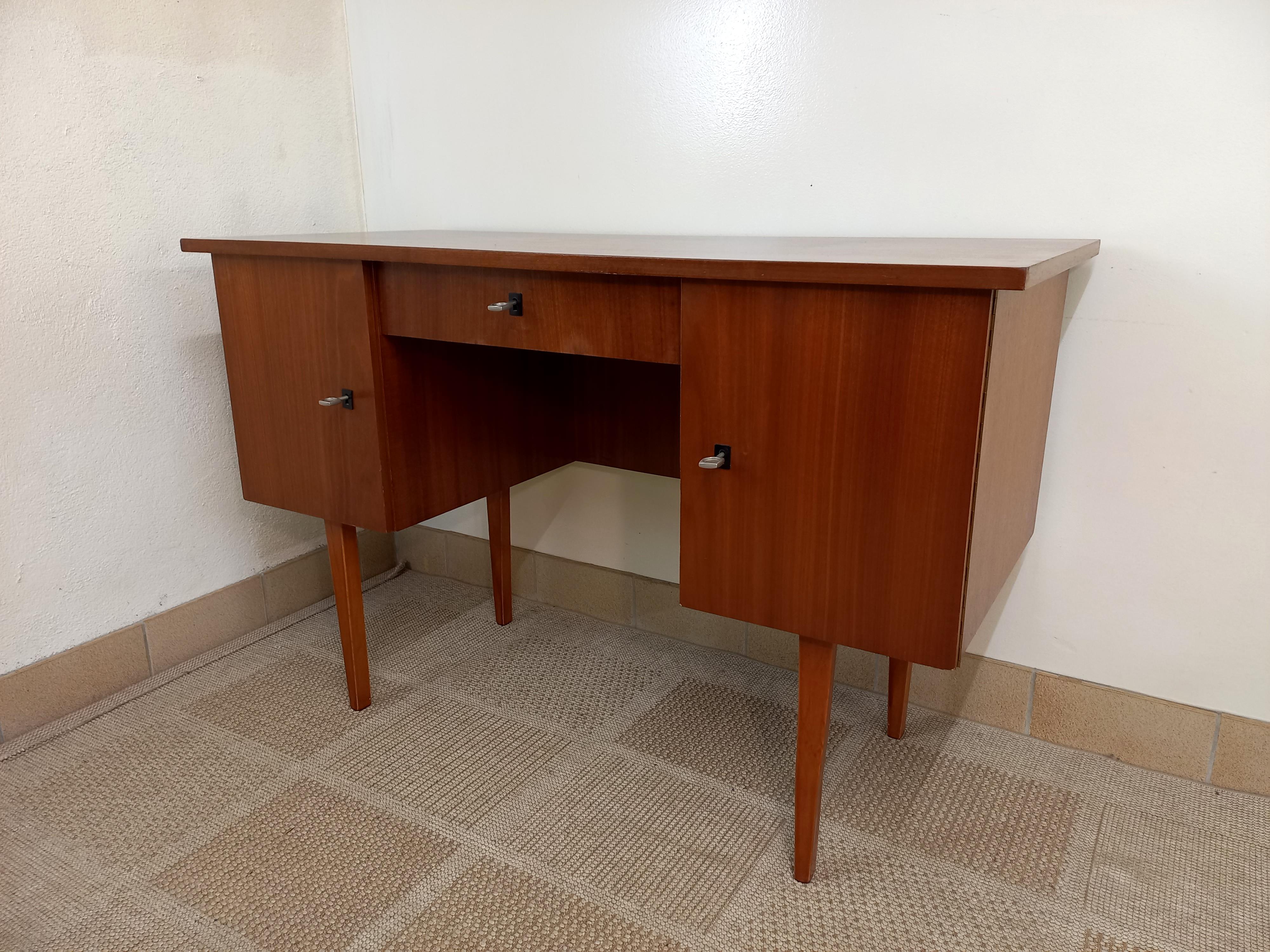 Ufficio vintage in legno anni 60 In condizioni buone in vendita a BESANÇON, FR