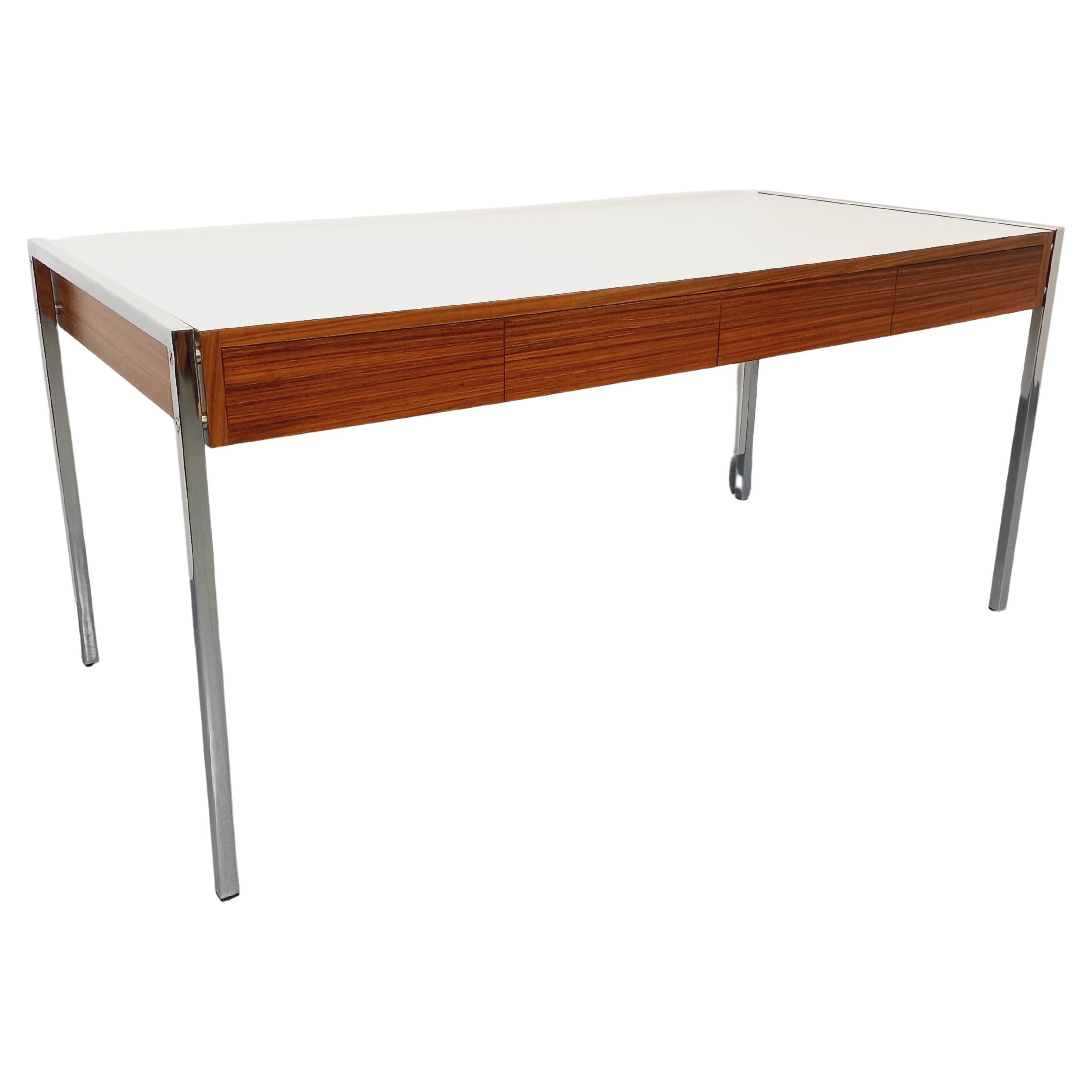 Bureau vintage moderniste en palissandre, mélaminé et métal des années 60 70 For Sale