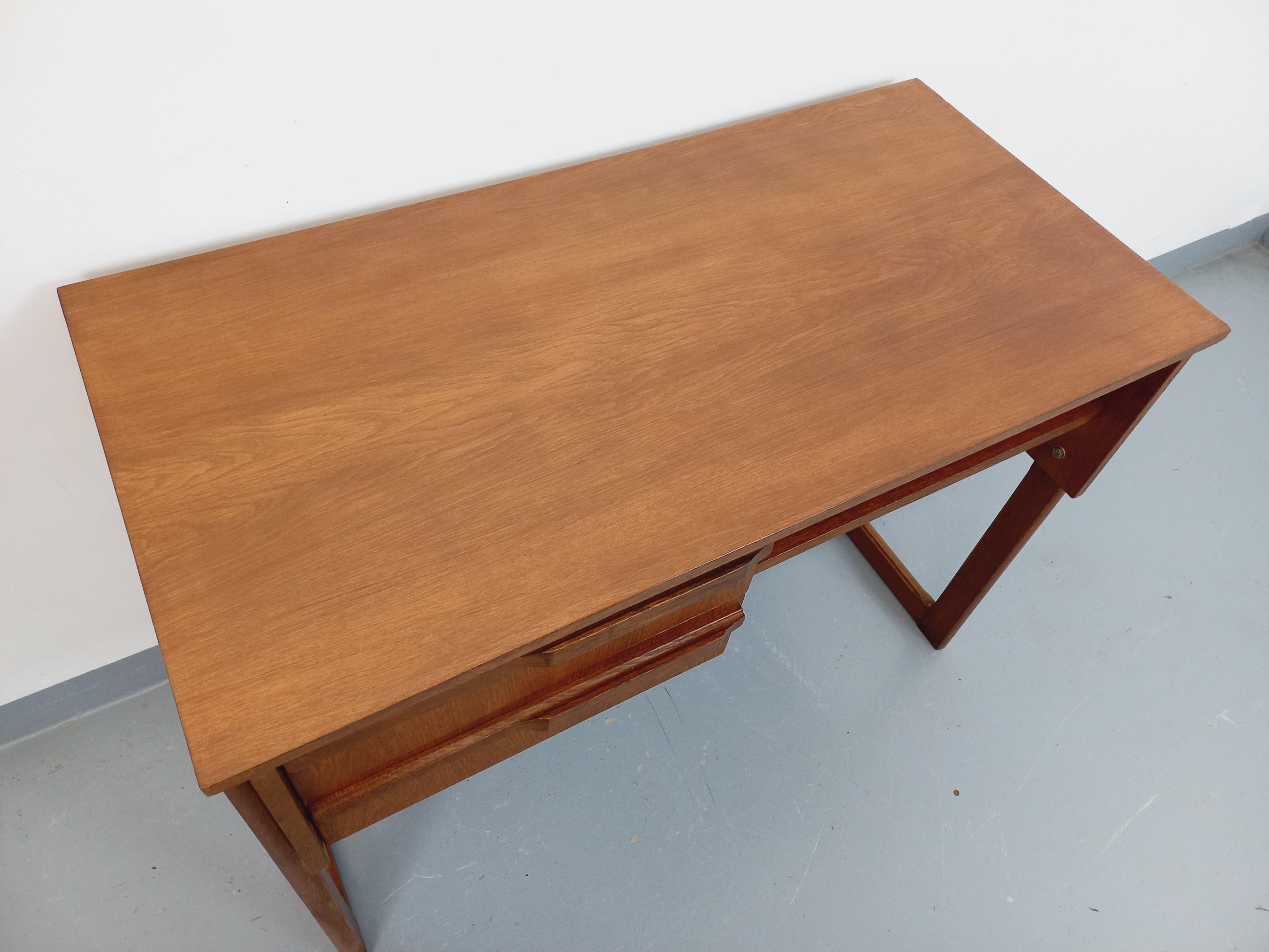 Milieu du XXe siècle Bureau vintage pieds traîneau en bois de chêne des années 60