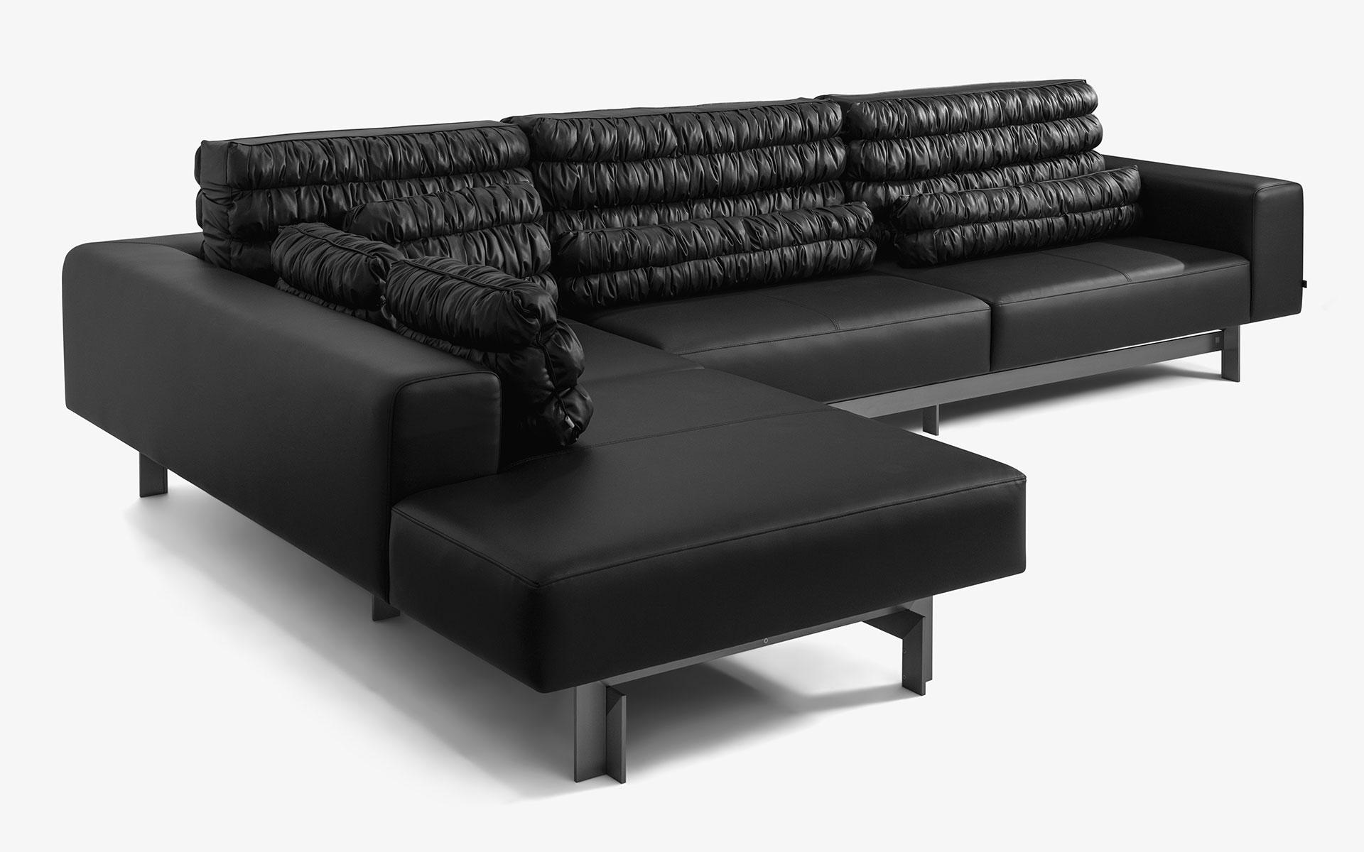 Buredo Canapé d'angle moderne en simili cuir noir avec pieds en métal Neuf - En vente à İSTANBUL, TR