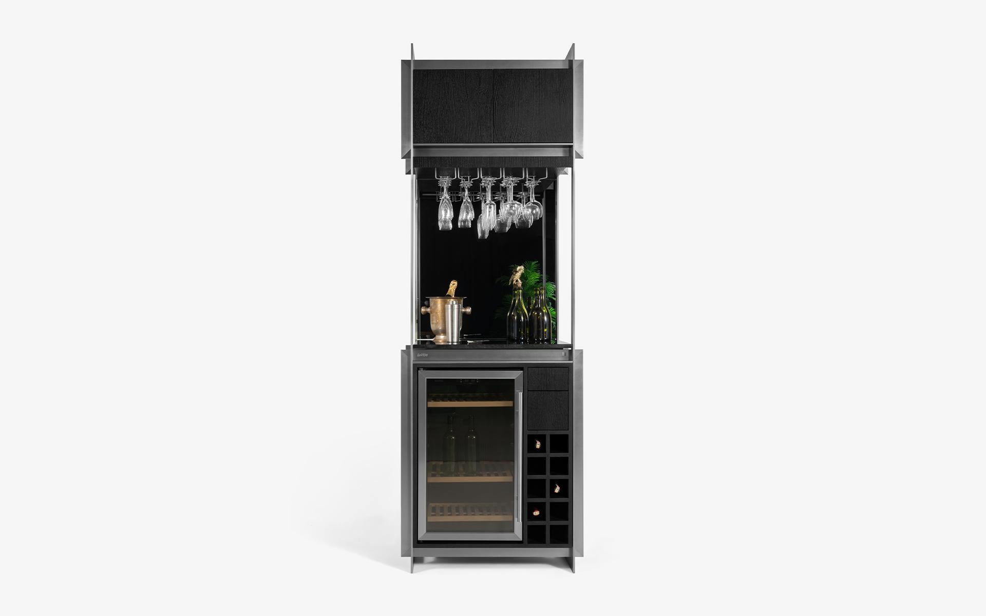 Burēdo Bar Cabinet No. 2 integrates into living spaces with a design approach that offers not only aesthetics but also high functionality. It creates a vertical emphasis within the space and transforms the character of the interior with its robust