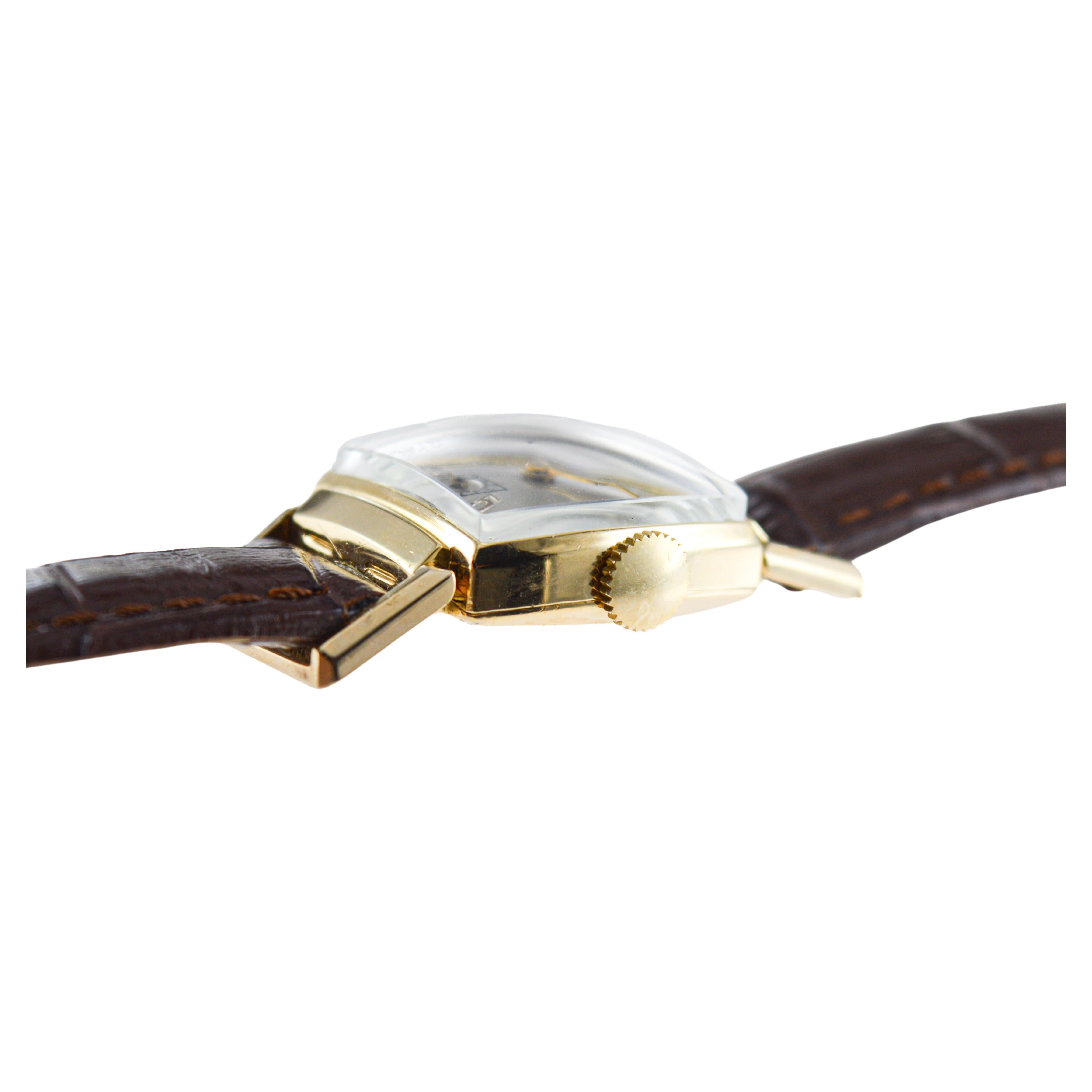 Buren Gold Filled Art Deco Watch with Articulated Lugs From the 1940's For Sale 3