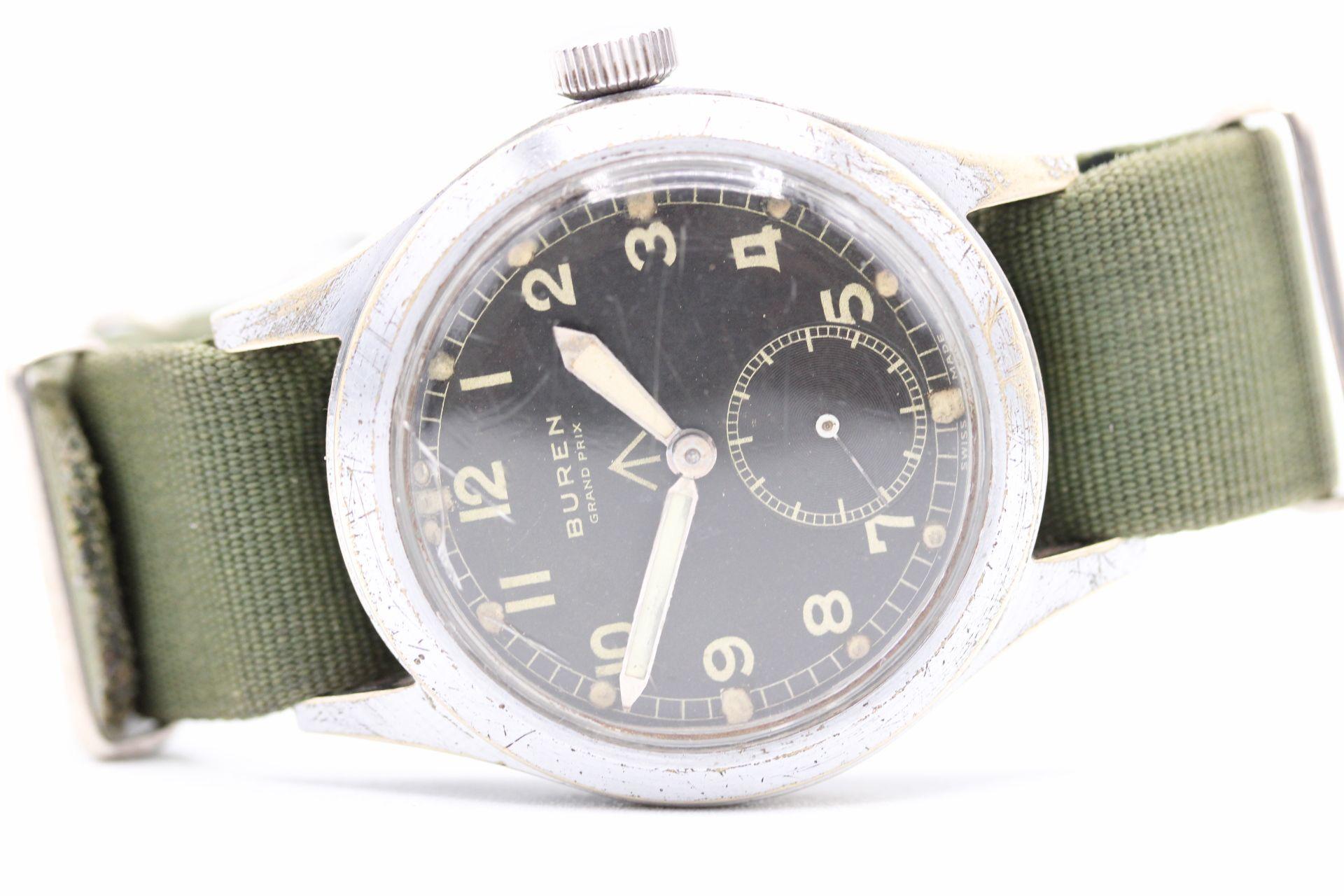 A really good honest, original version of one of the so called ‘Dirty Dozen’ watches of British World War 2 Military watches. It shows it marks, scratches, wear and tear but then again this is a Military watch that has seen service over 70 years
