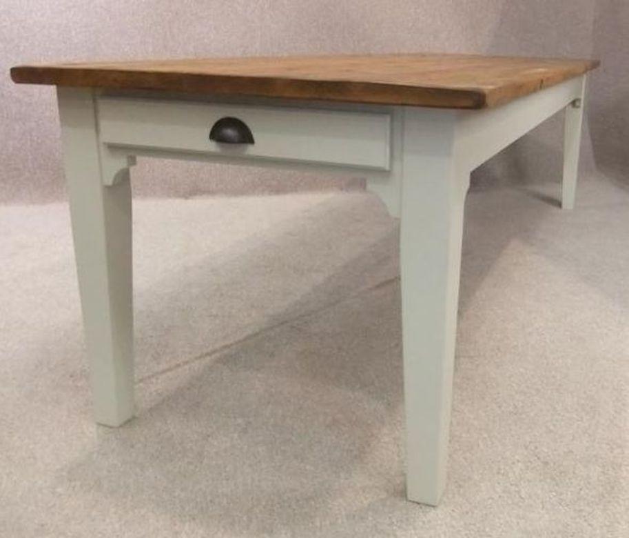 Burford Bespoke Pine Country Farmhouse Table, 20th Century  For Sale 5