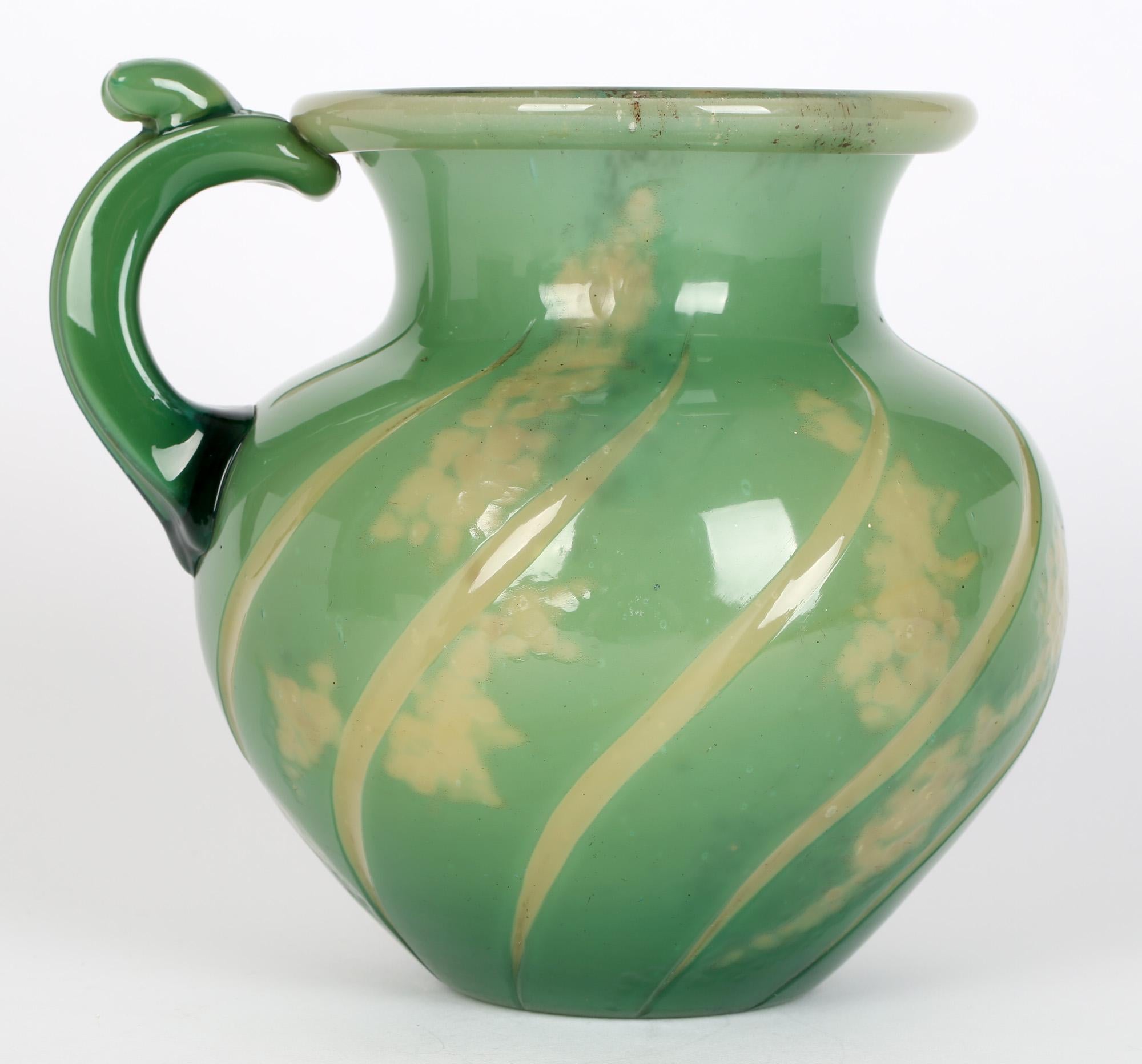 Burgin Schverer & Cie Insolito vaso francese con manico in vetro artistico sovrapposto in vendita 6