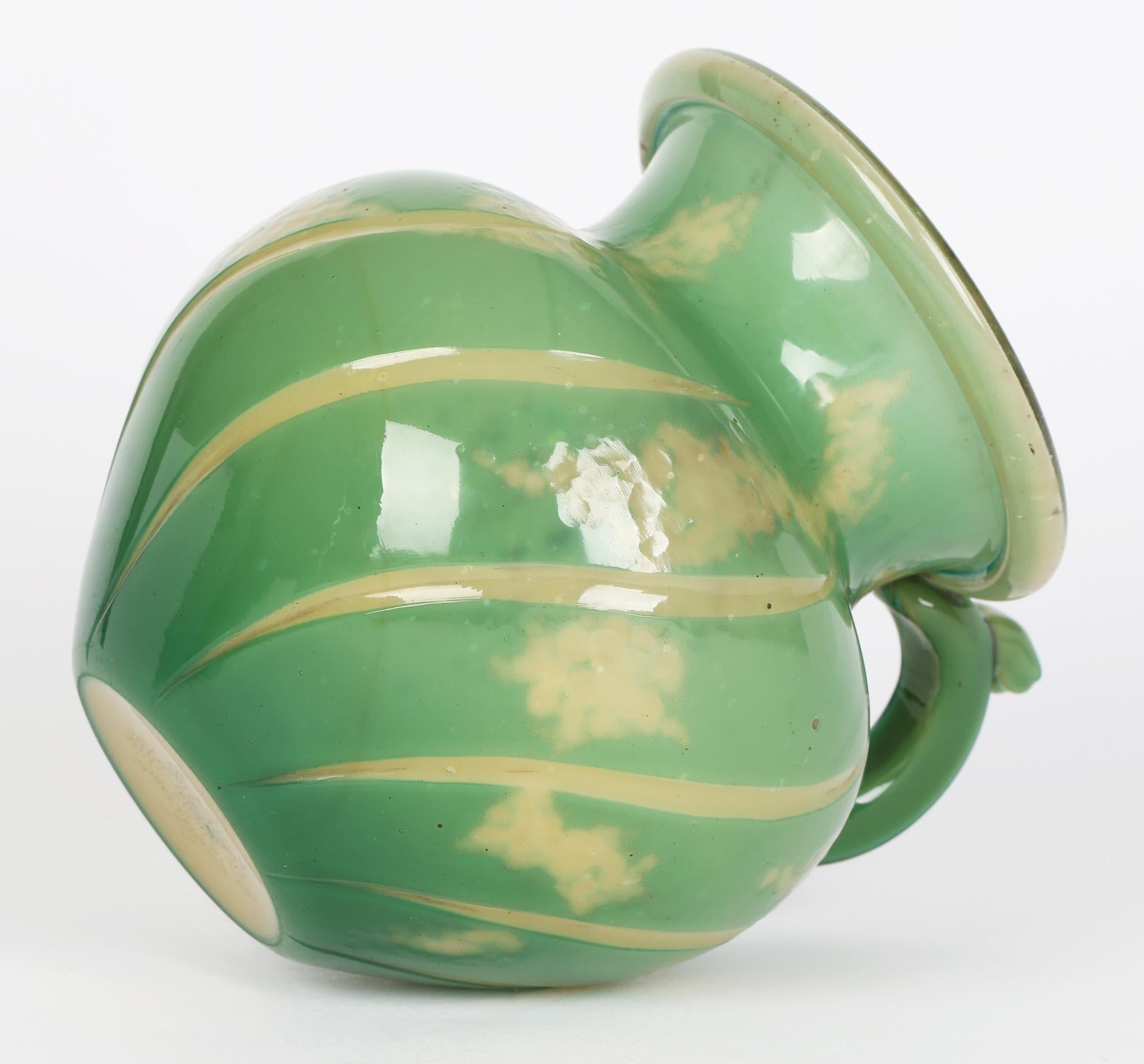 Ungewöhnliche französische Vase mit Overlay aus Kunstglas von Burgin Schverer & Cie (Handgefertigt) im Angebot