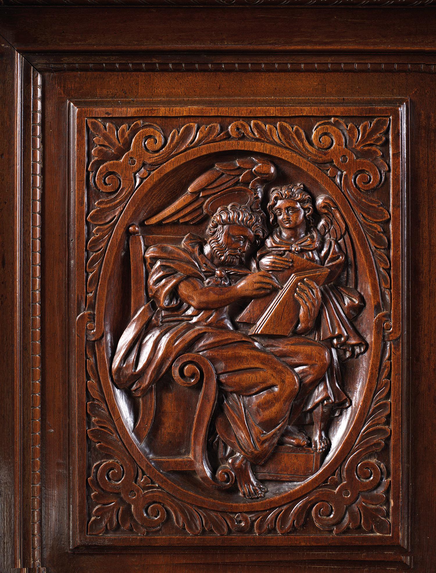 Cabinet de la Renaissance bourgogne représentant les quatre évangélistes en vente 1