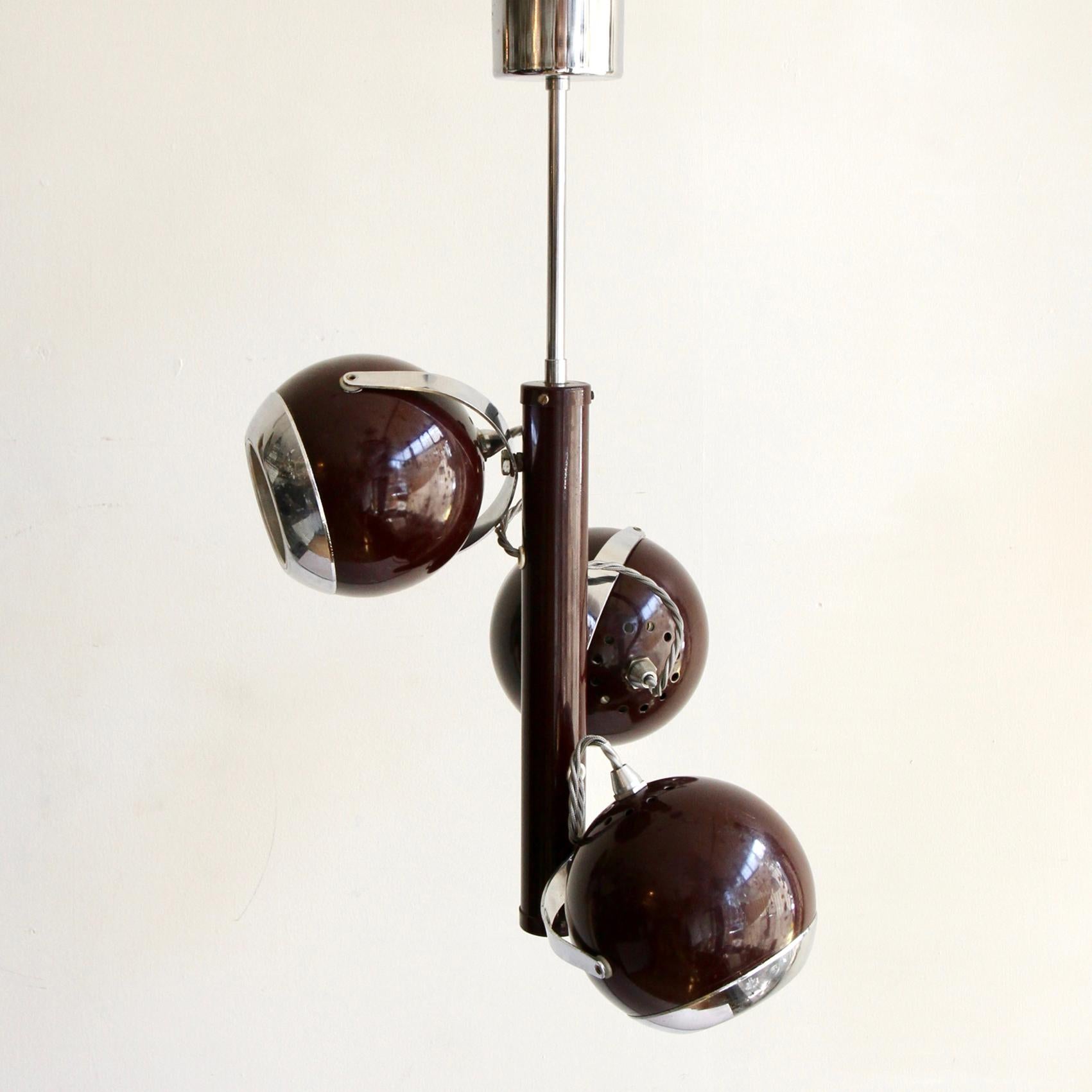 Burgundy and Chrome Atomic Pendant with Three Adjustable Shades In Good Condition For Sale In Stockport, GB