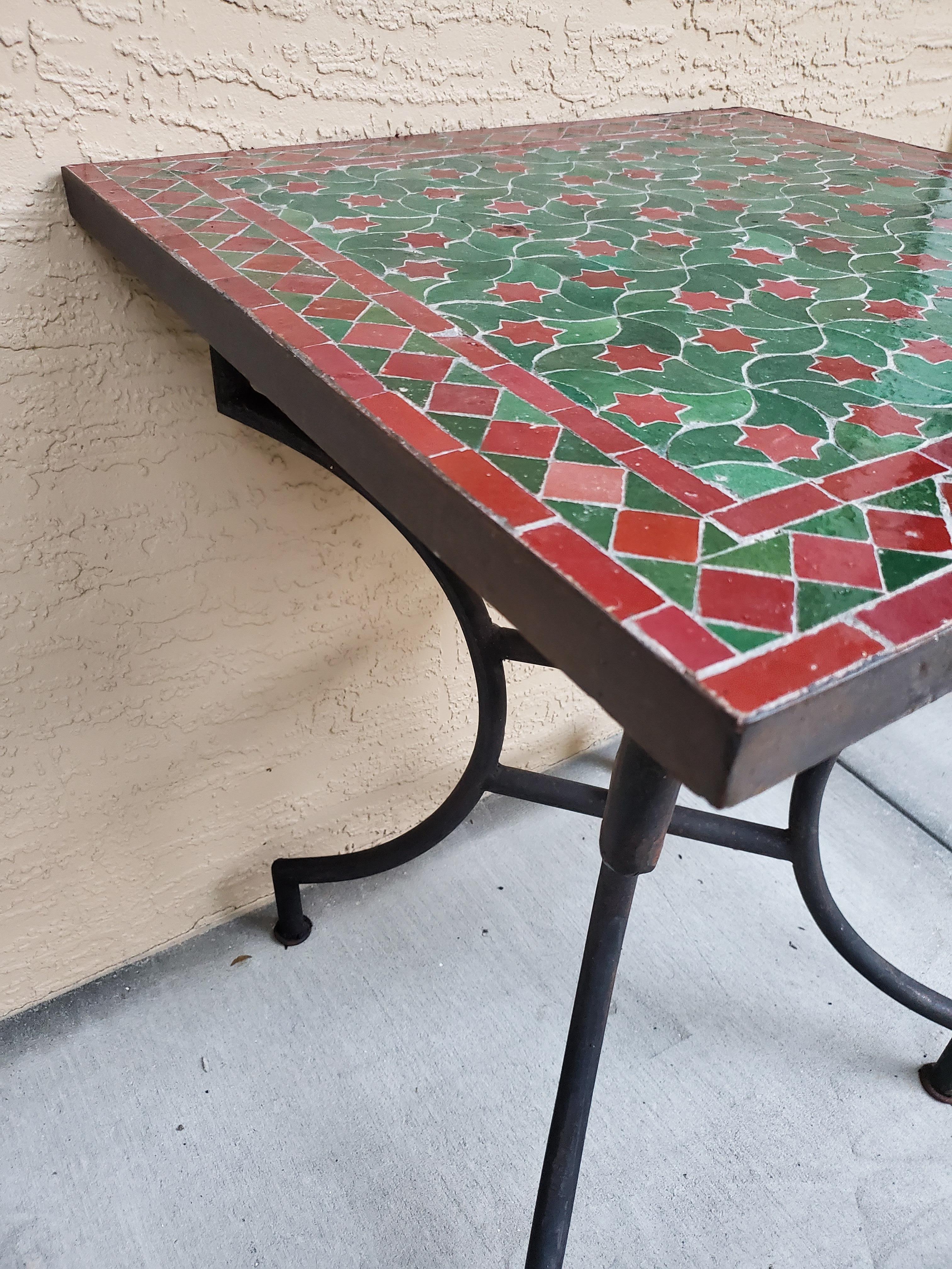 Burgundy and Green Moroccan Mosaic Table In New Condition For Sale In Orlando, FL