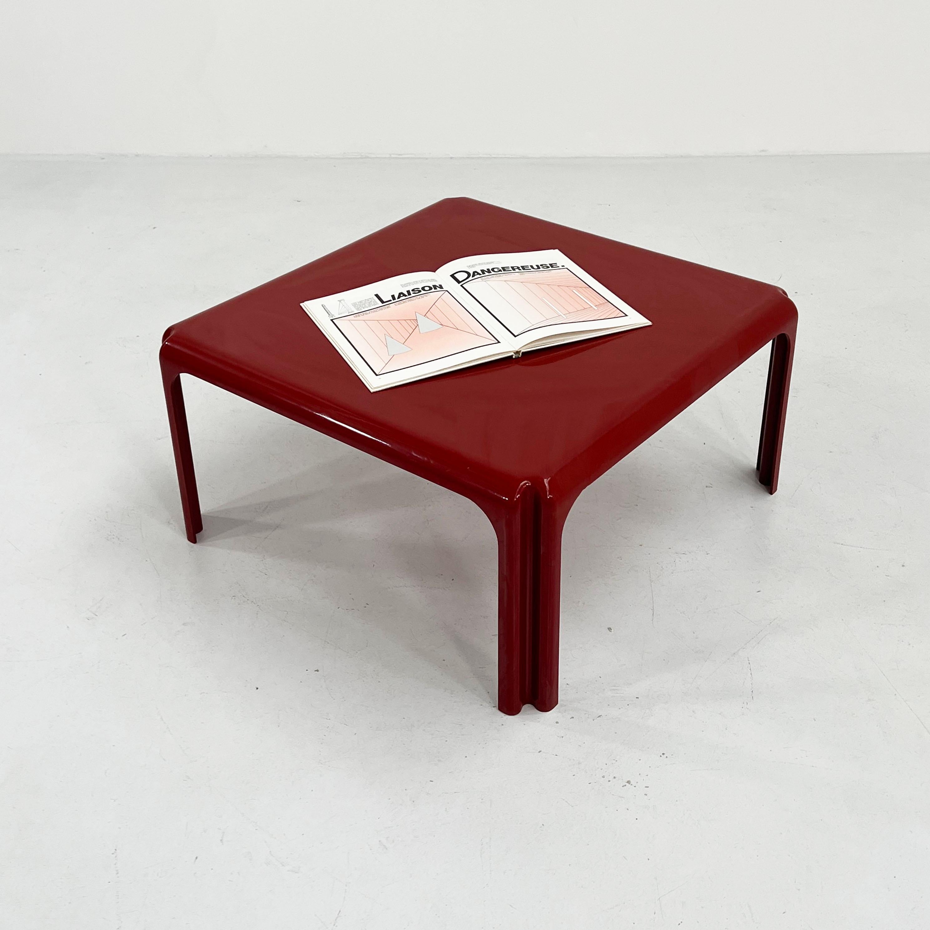 Late 20th Century Burgundy Arcadia 80 Coffee Table by Vico Magistretti for Artemide, 1970s
