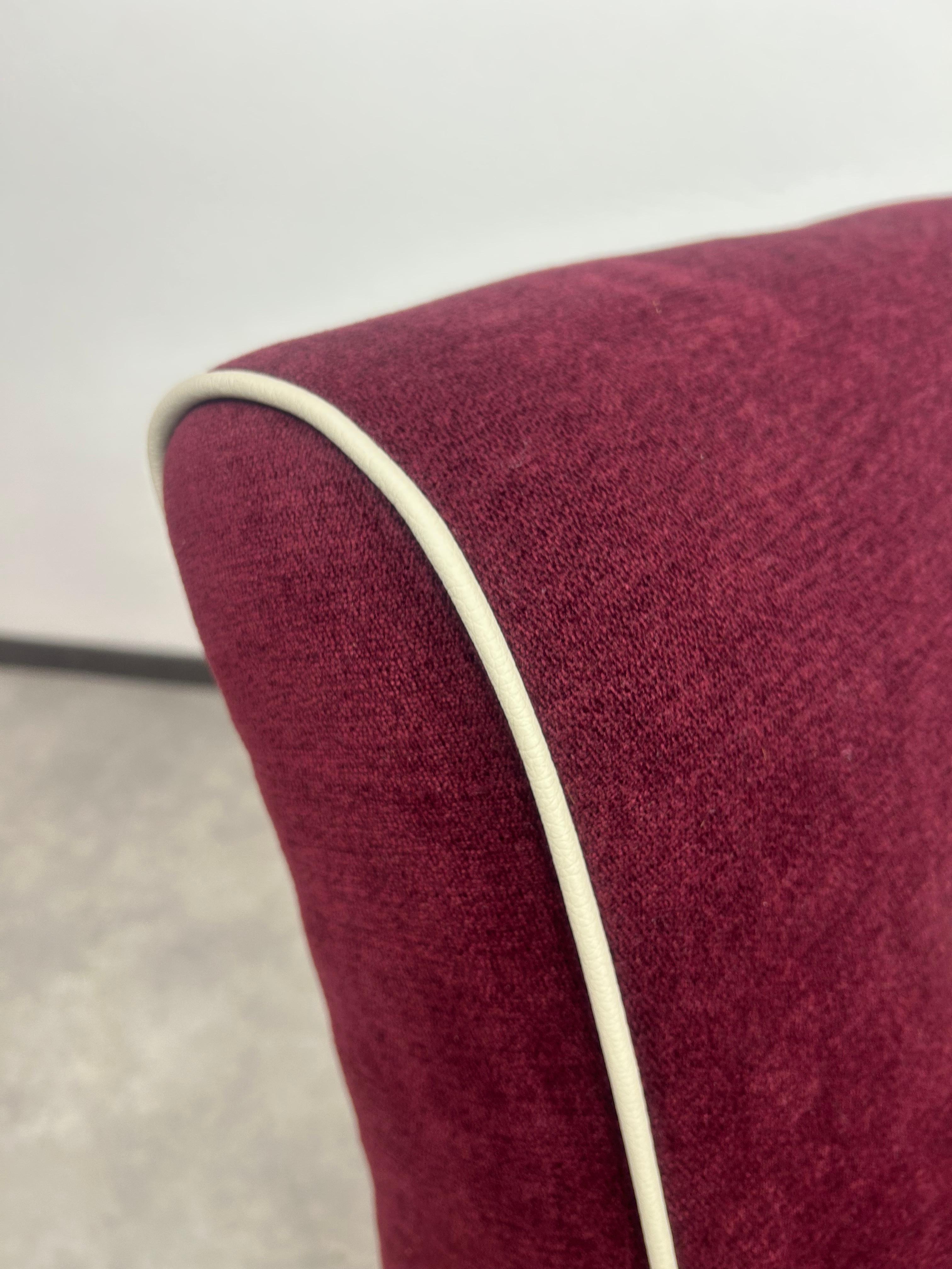 Poltrona Burgundy di Jindřich Halabala In condizioni ottime in vendita a Banská Štiavnica, SK