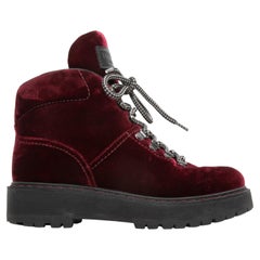 Burgunderfarbene & schwarze Prada Combat Stiefel aus Samt Größe 39,5