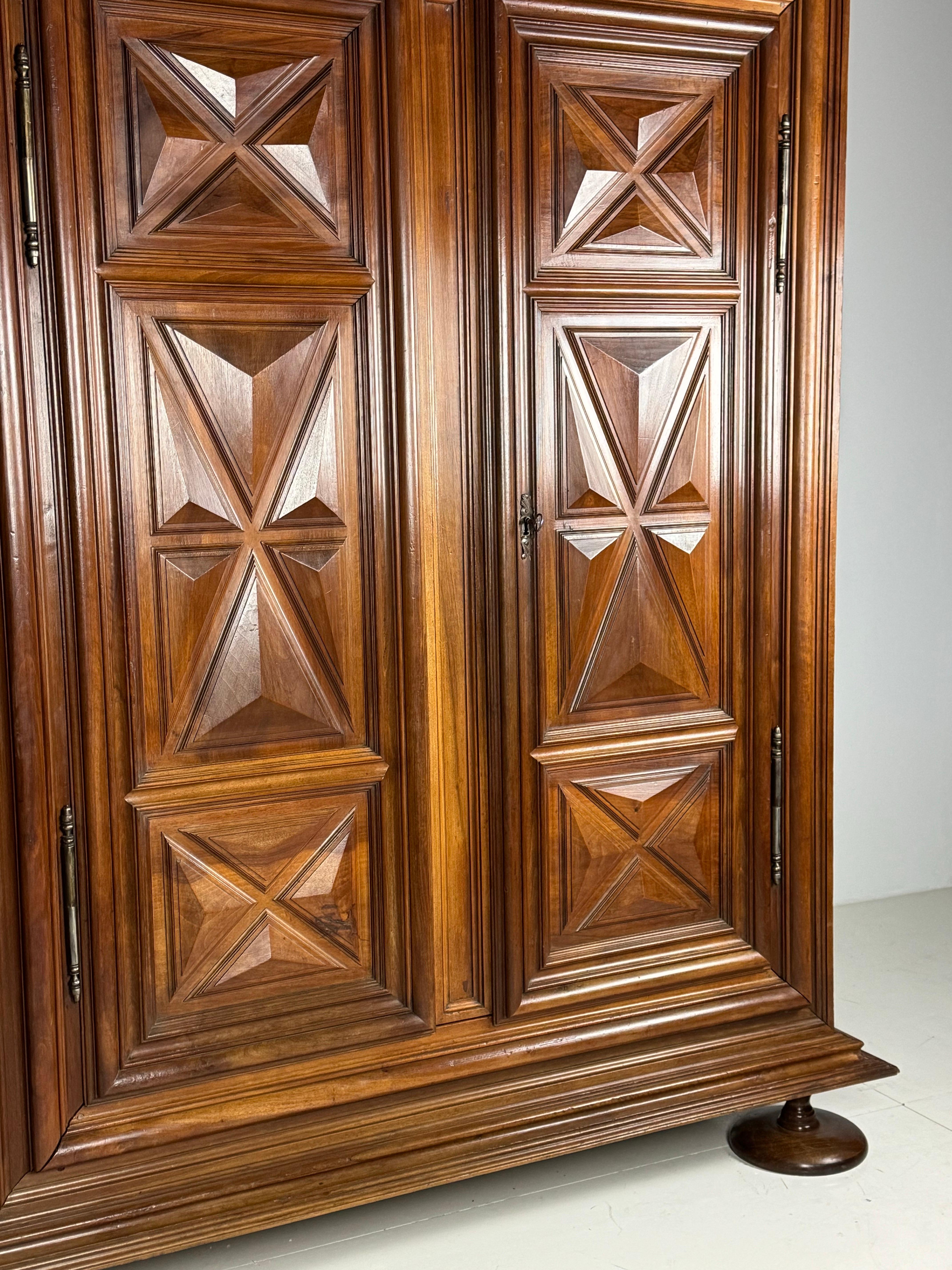 XVIII secolo Armadio Borgogna 1700 in vendita