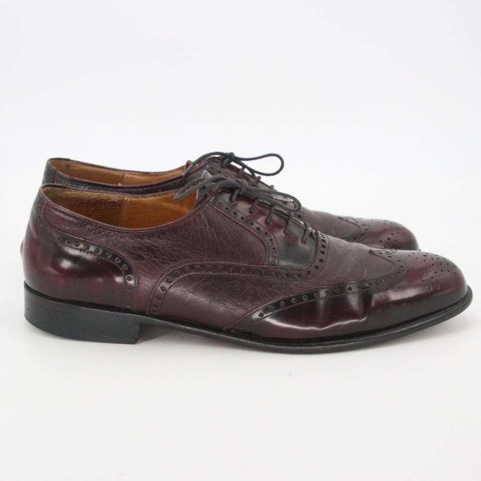 Burgundy Classic Men's Brogue Leather Dress Formal Shoes In Good Condition For Sale In Downey, CA