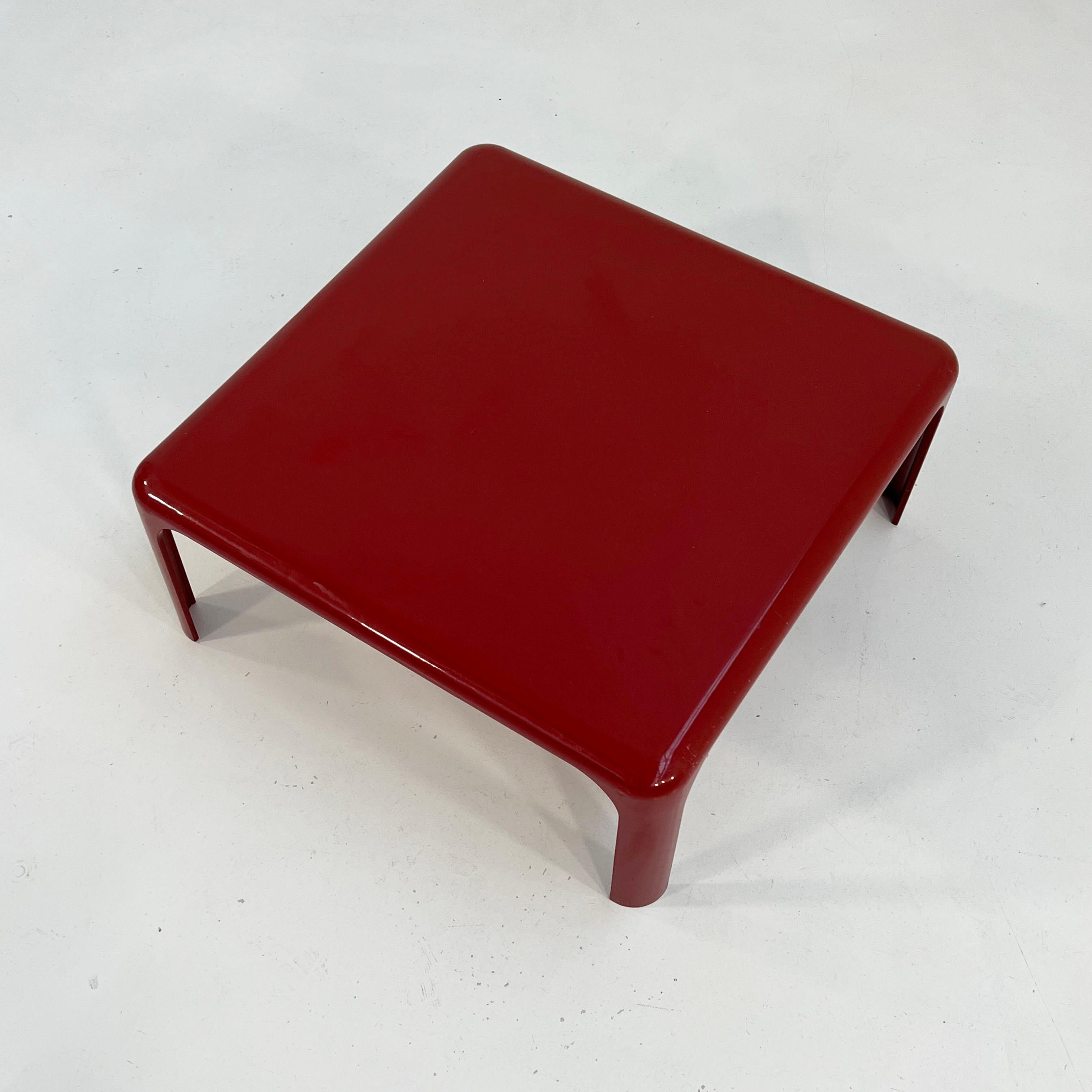 Mid-Century Modern Burgundy Demetrio 70 Coffee Table by Vico Magistretti for Artemide, 1970s