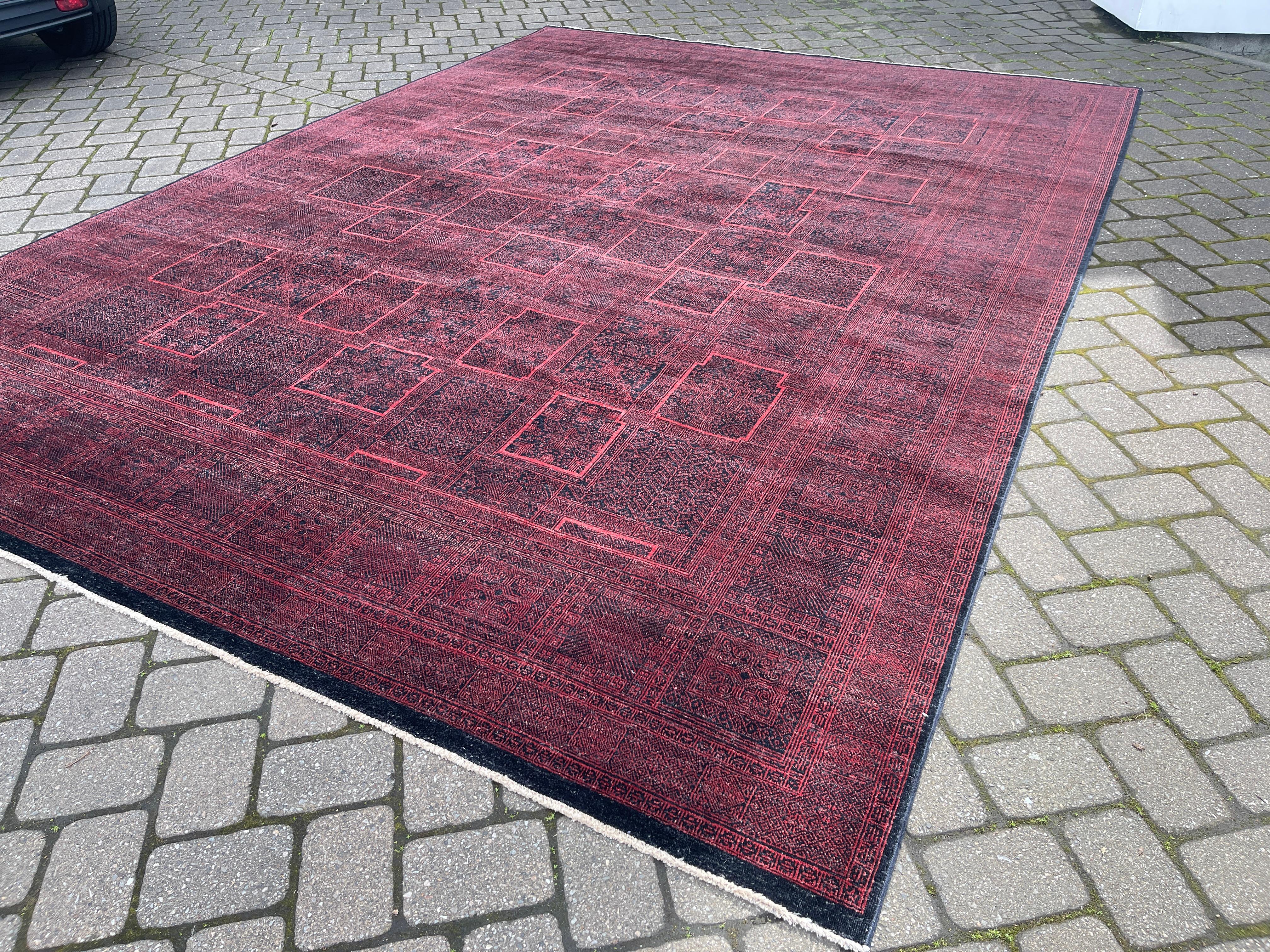 Burgundy Indian Design Rug  In New Condition For Sale In Los Angeles, CA