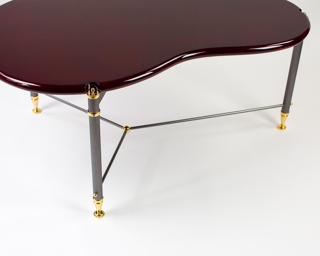 burgundy lacquered coffee table In Good Condition For Sale In PARIS, FR