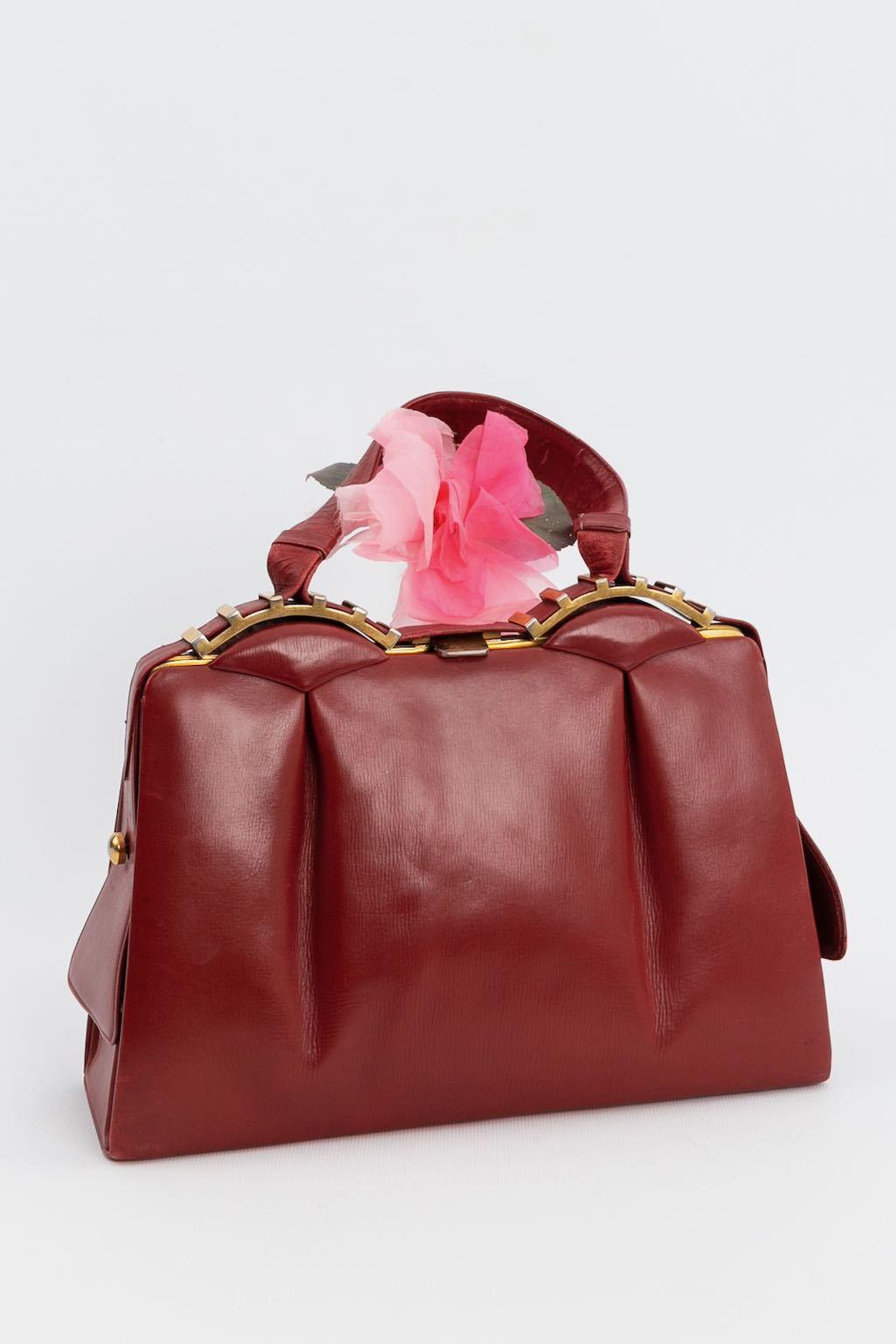 Burgundy leather bag In Good Condition For Sale In SAINT-OUEN-SUR-SEINE, FR