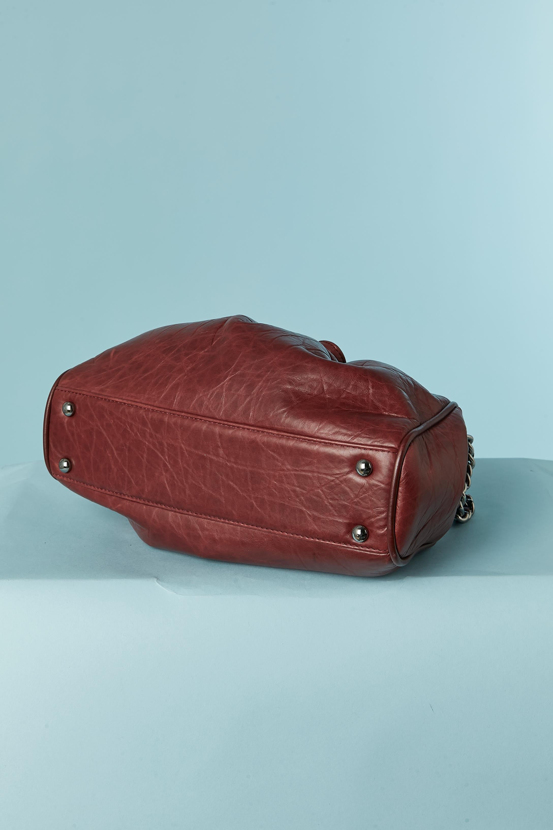 Burgundy leather shoulder bag CHANEL Limited Edition PNY 2006 Numbered For Sale 2