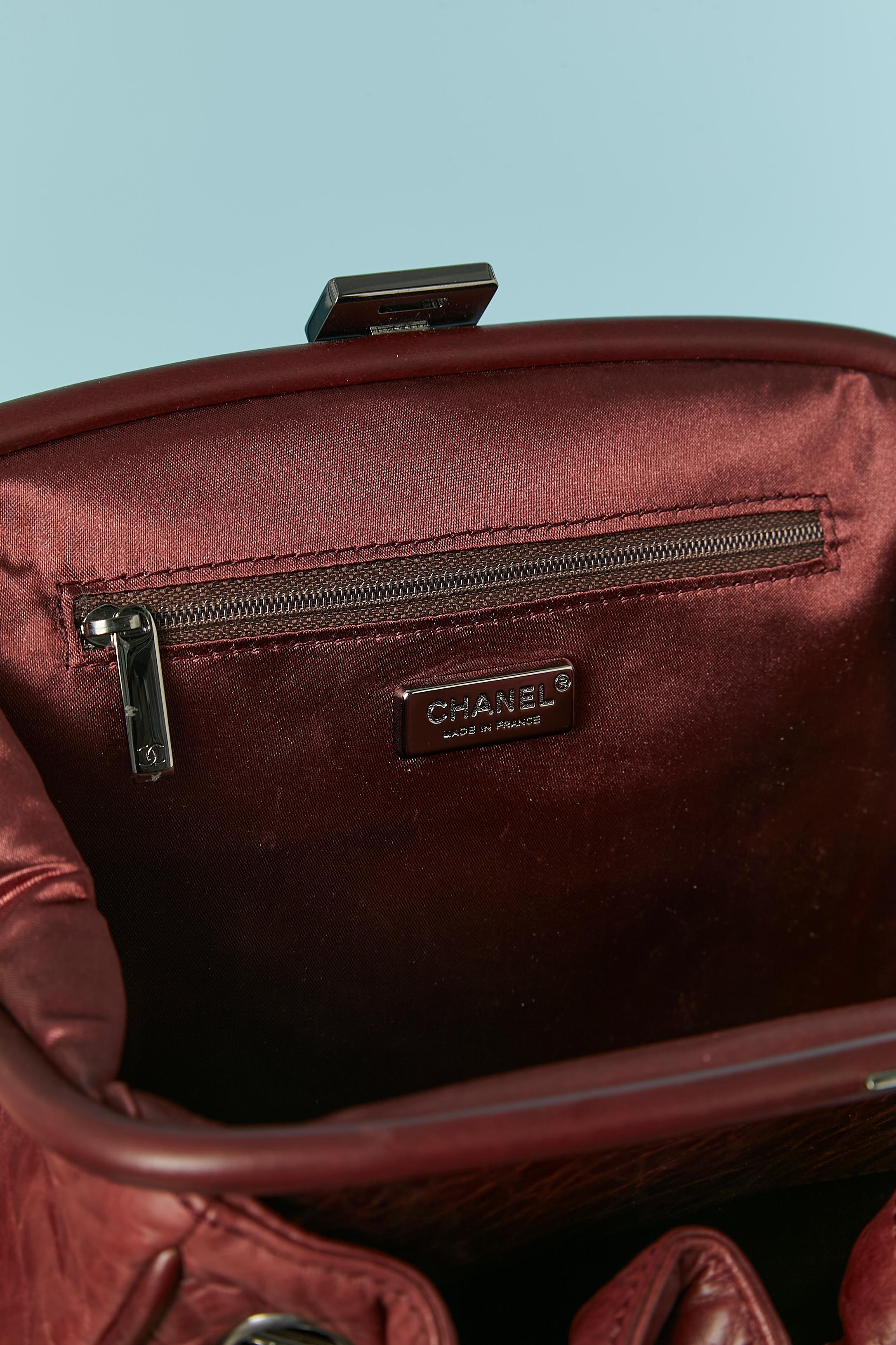 Burgundy leather shoulder bag CHANEL Limited Edition PNY 2006 Numbered For Sale 4