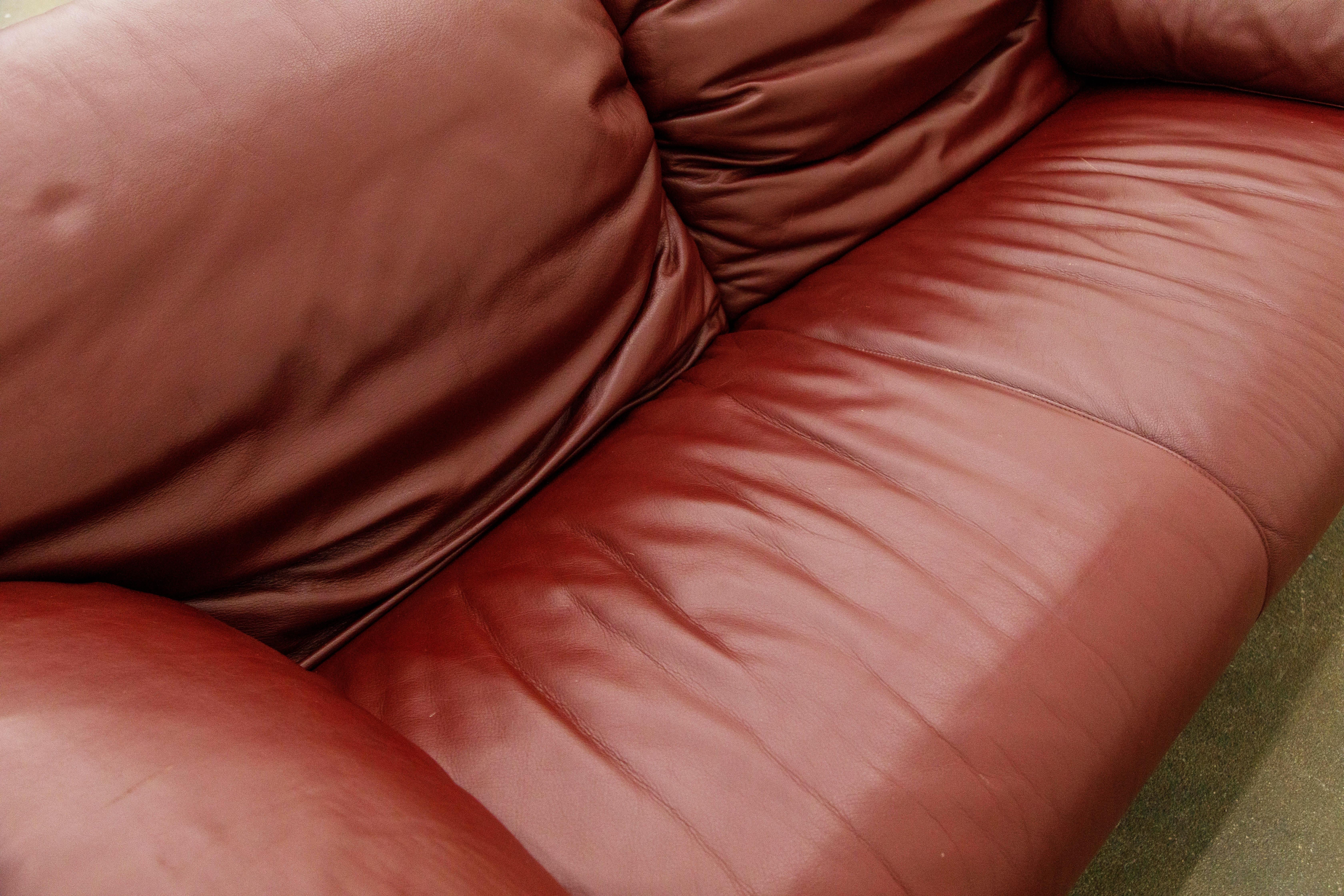 Burgundy Leather Sofa by Pierluigi Cerri for Poltrona Frau, c 1990, Signed  For Sale 5