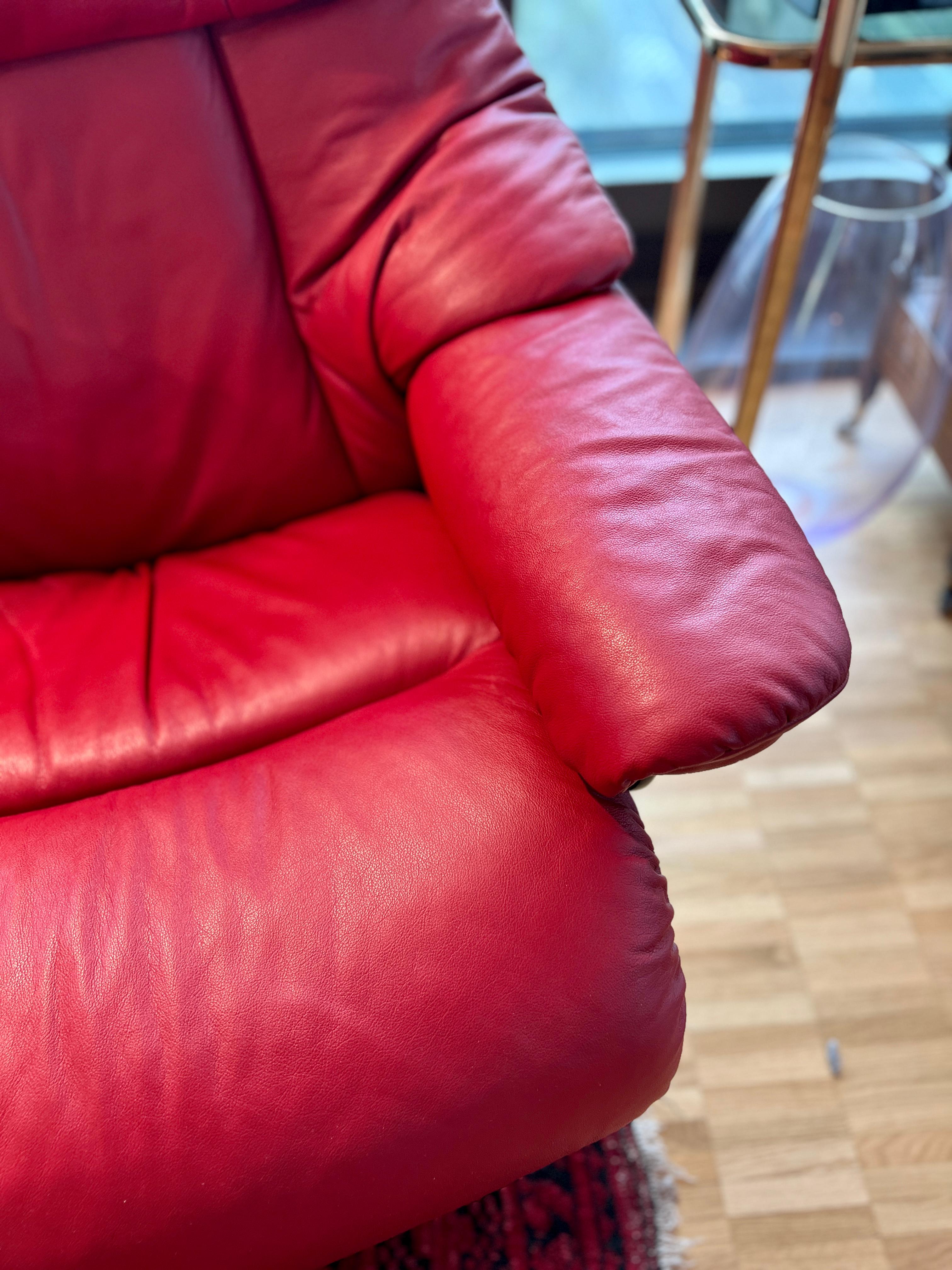 Teak Burgundy Leather Stressless Recliner with Ottoman from Ekornes, Norway 1990