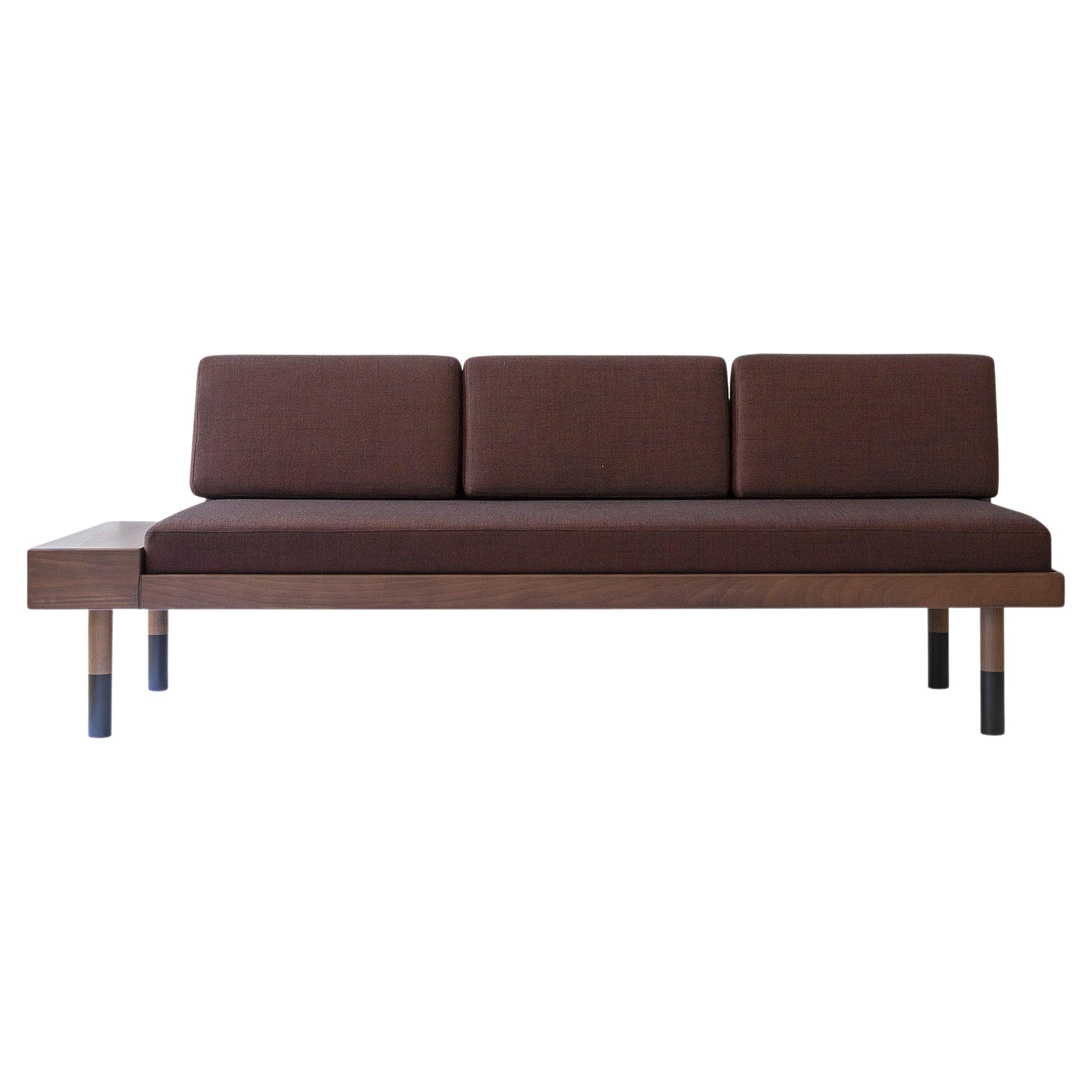 Burgunderfarbenes Mid-Sofa von Kann Design